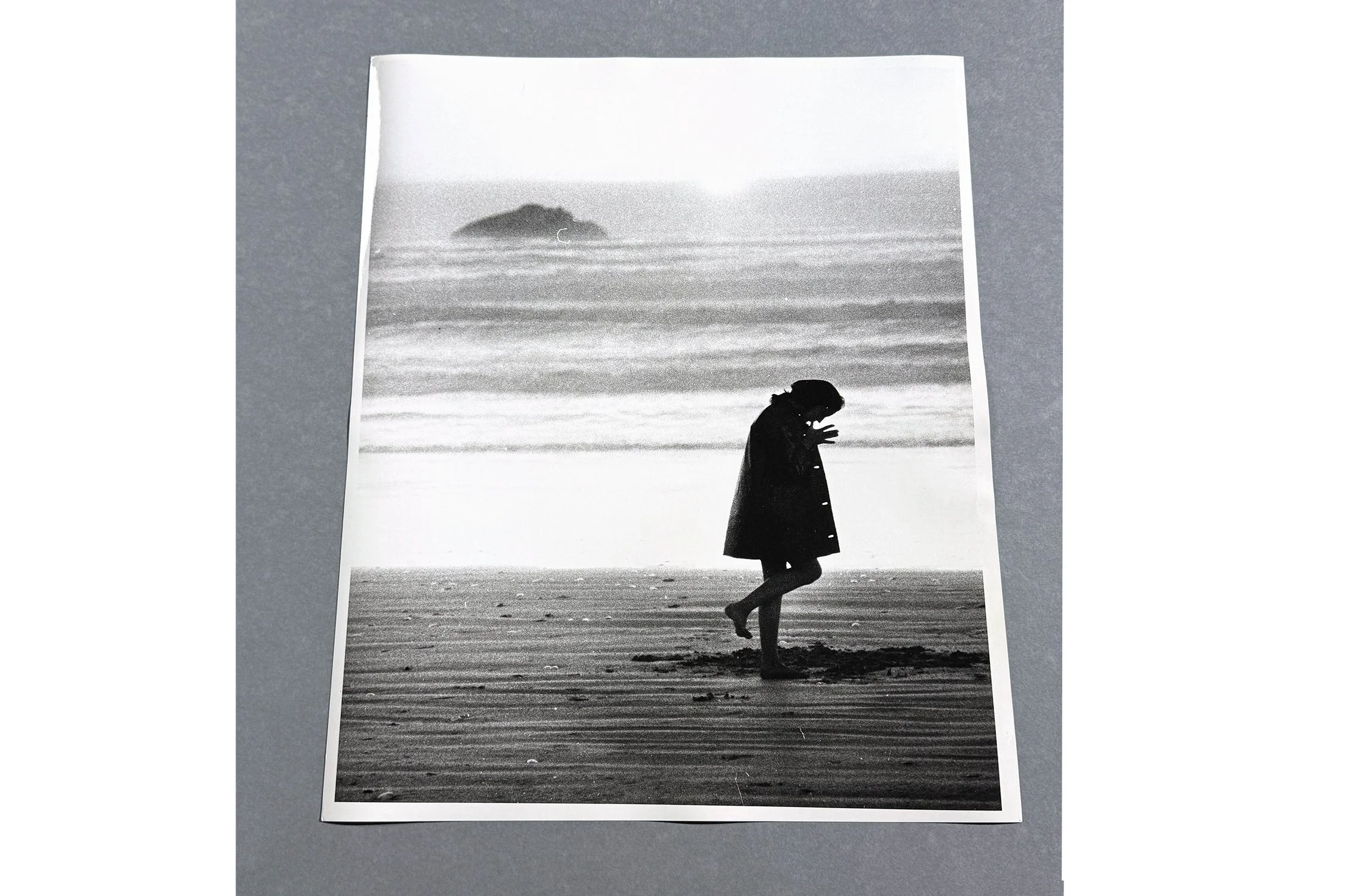 Novermber-Girl-Pensive-on-Beach-Recto-PIN-70921-1500-3-2.jpg
