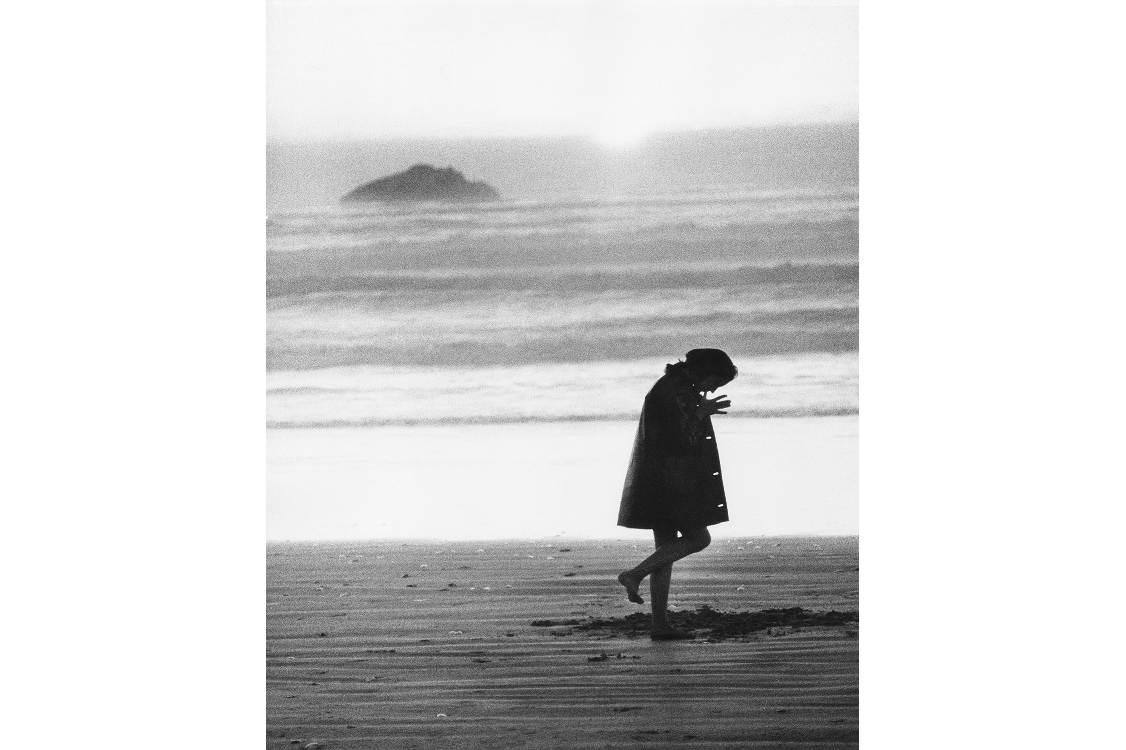 November-Girl---Pensive-on-Beach-(Sep-Prs-25)-1500-3-2.jpg
