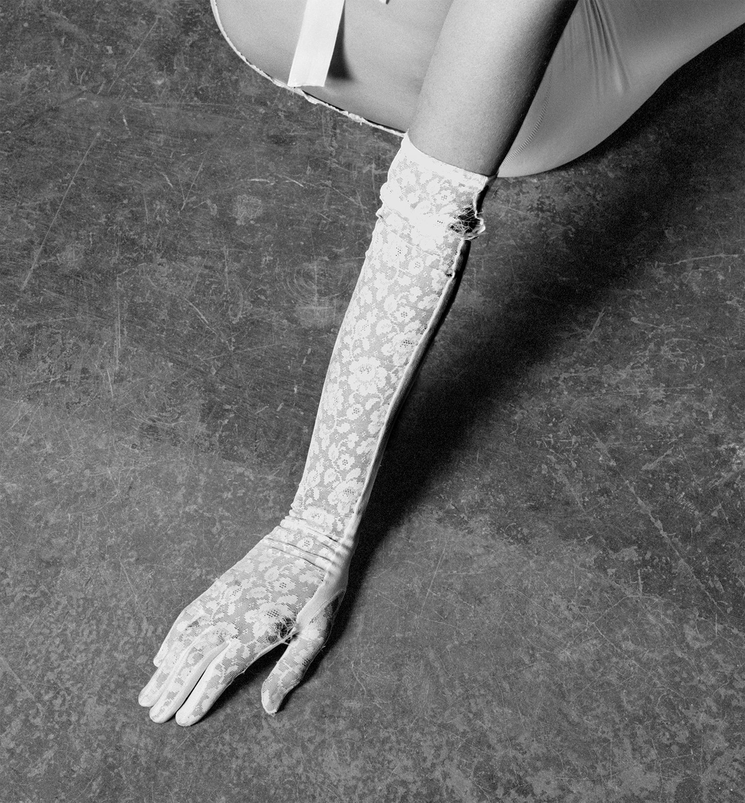 Gill-with-Glove---Detail-1500px.jpg