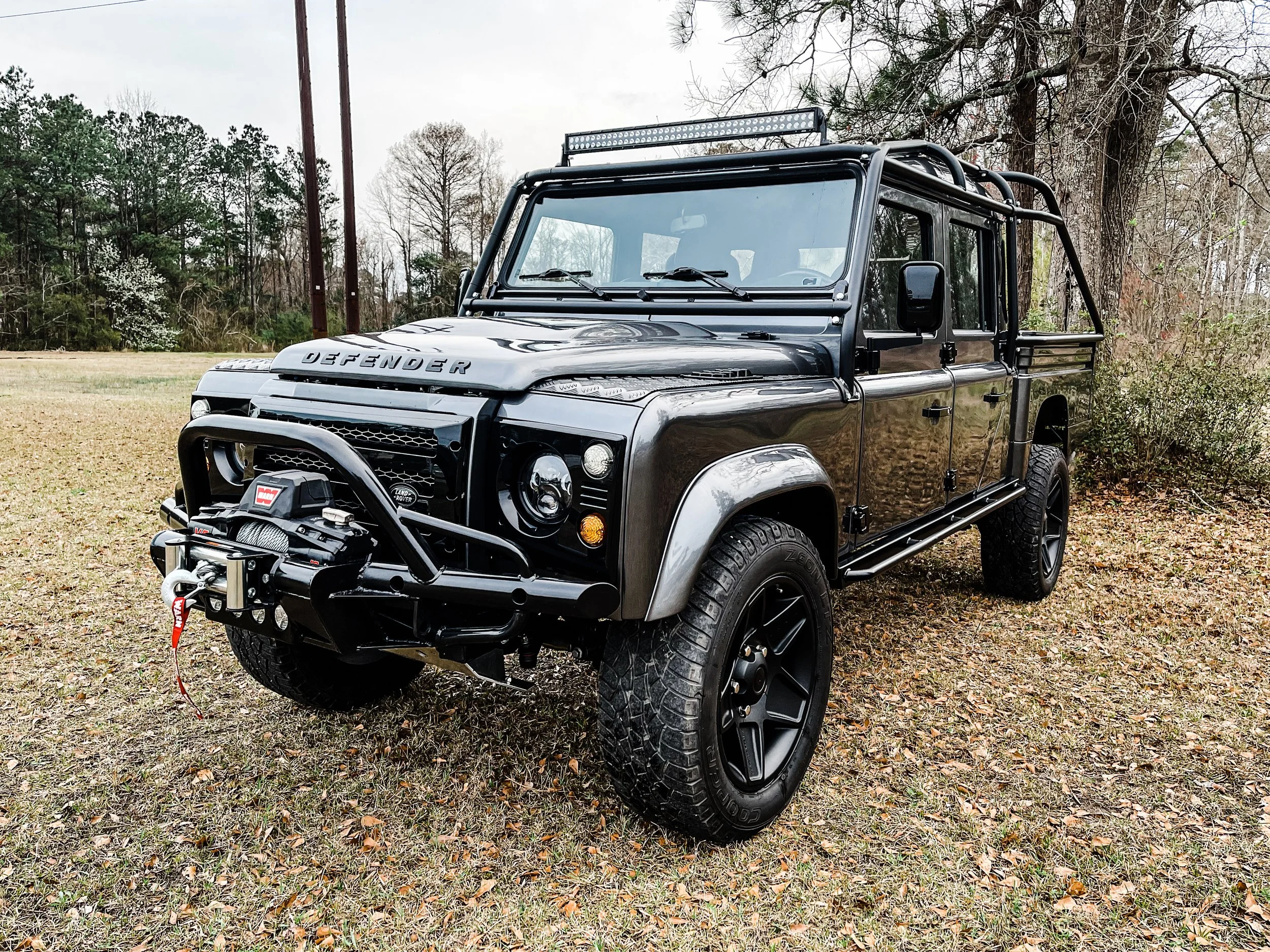 LAND ROVER DEFENDER 2007 ON' WITH AIRCON FRONT GLOSS BLACK GRILLE PANEL