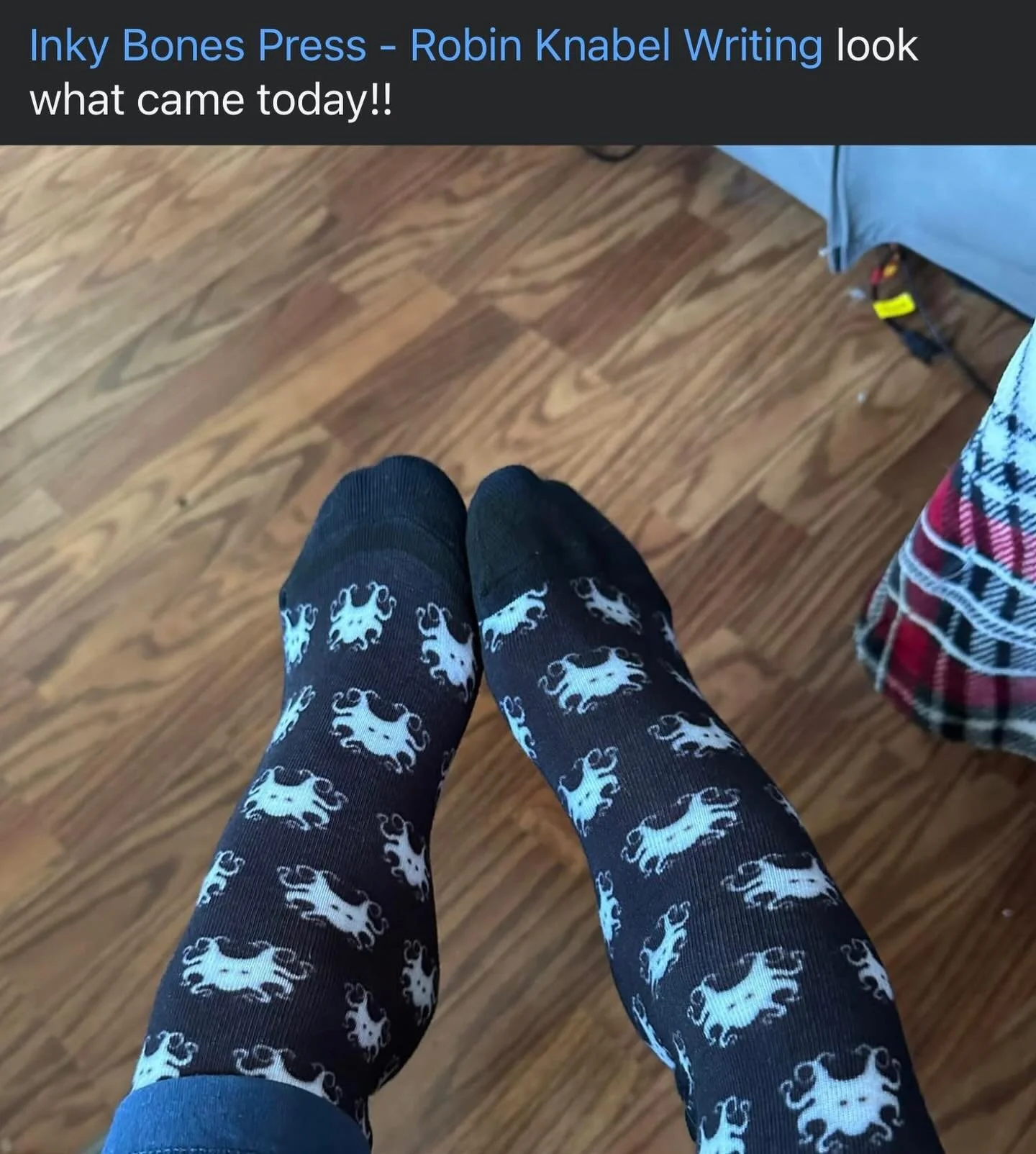 So cool to see my merch in the wild!!!! Thank you so much! 🖤🧦