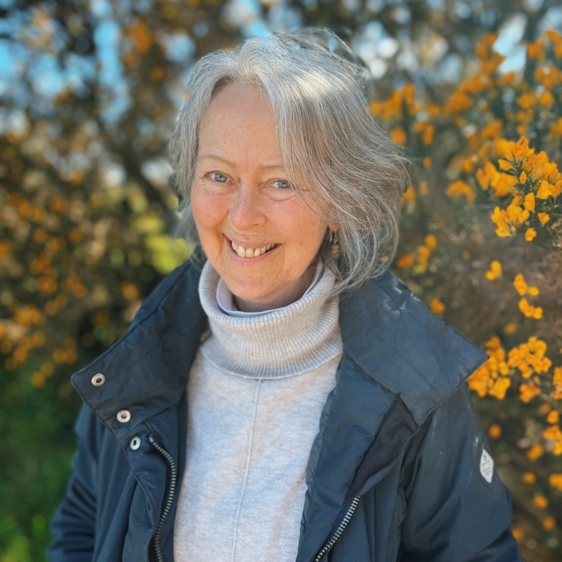 The Hidden Lives of Garden Bees - A talk with author and bee advocate Brigit Strawbridge