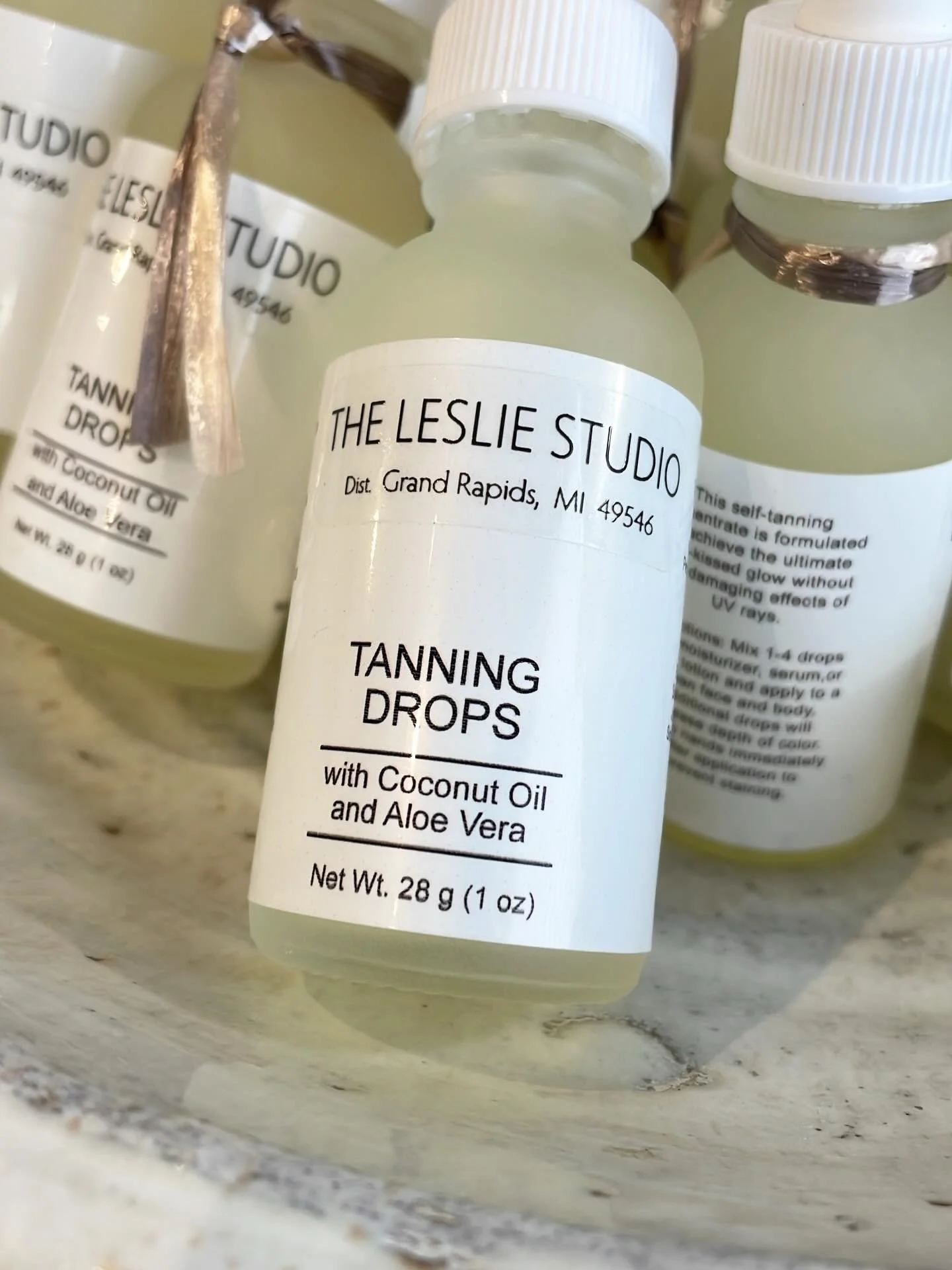 No funny smell &amp; no orange tint&hellip;just a fresh glow to your skin. Sunshine in a bottle. Add a couple drops to your face and body lotion.