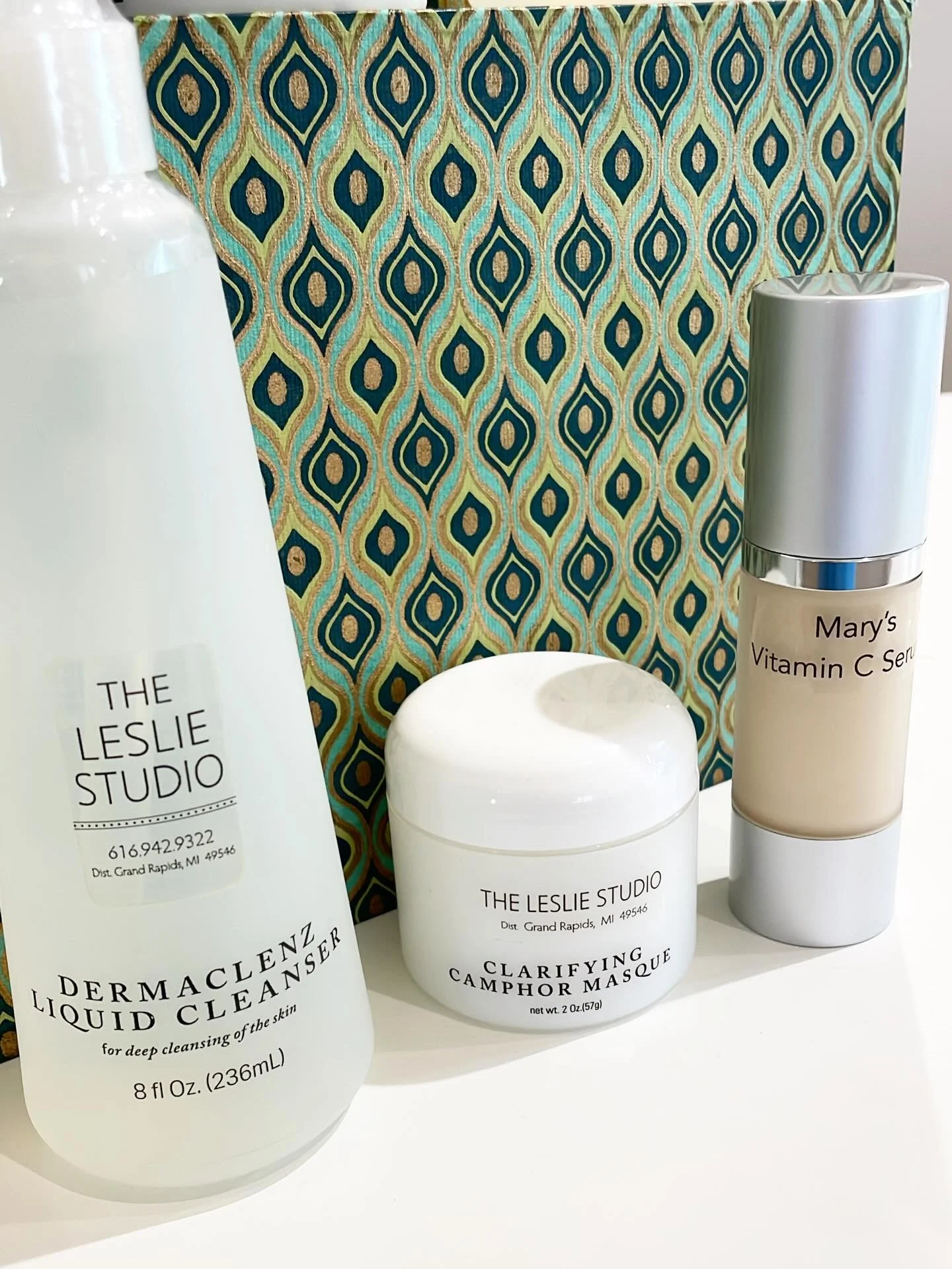 Be ready for the Summer! Cleanse, Clarify and Brighten with this duo.