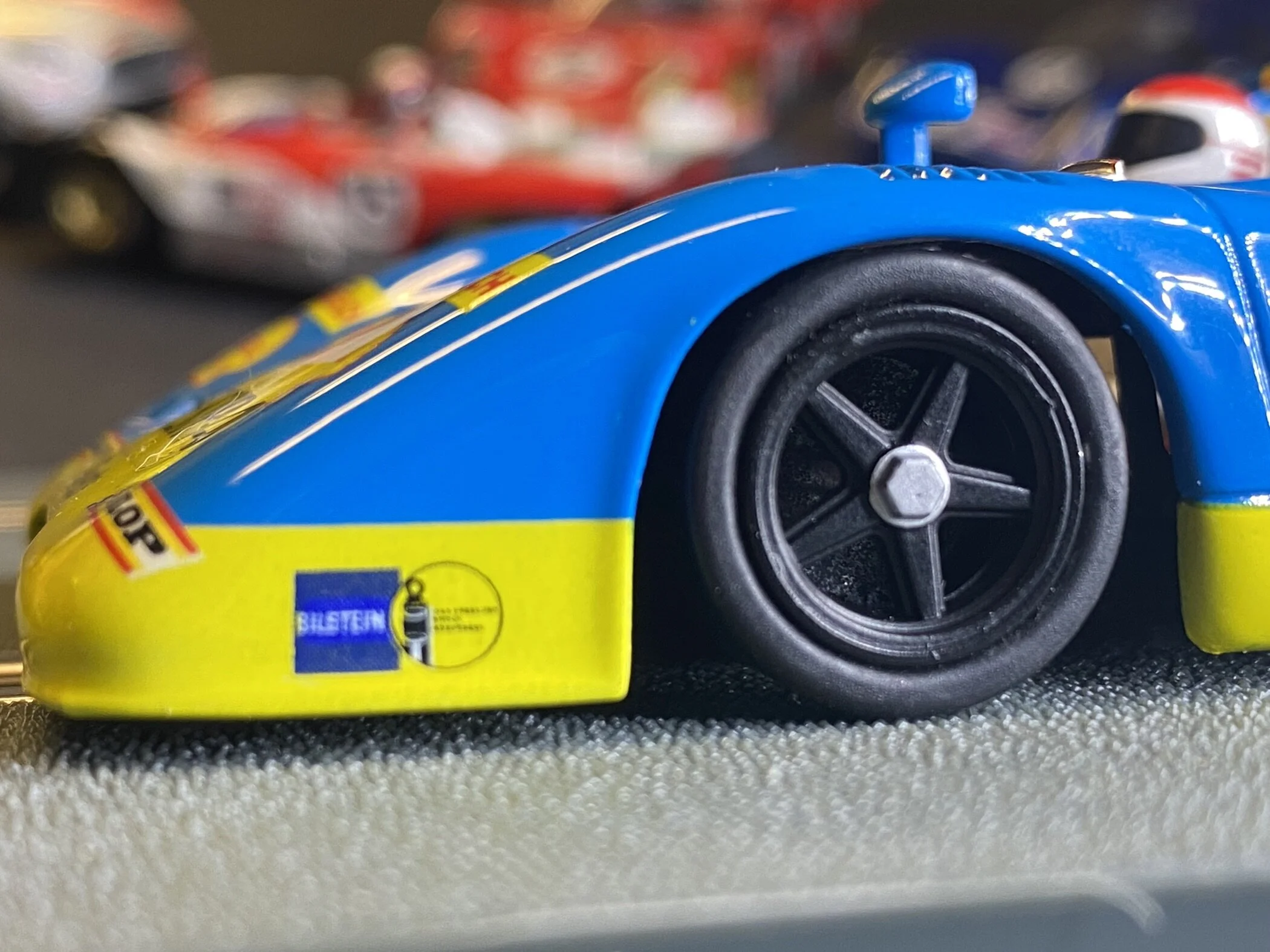 FB008CFE-25A5-4192-8BC1-3478EE1F149B