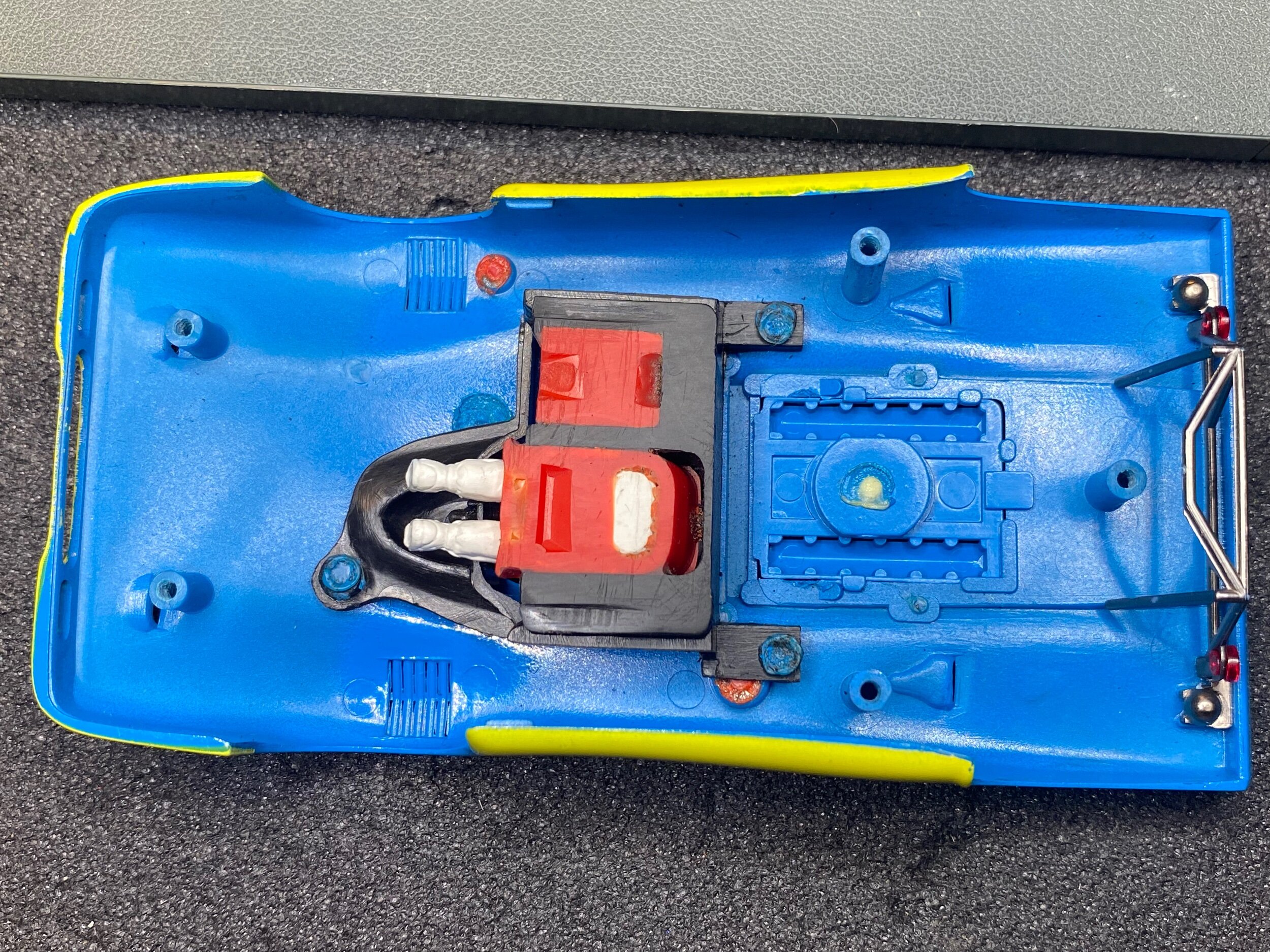 F9366697-B6A9-413B-8F02-780361253C3A