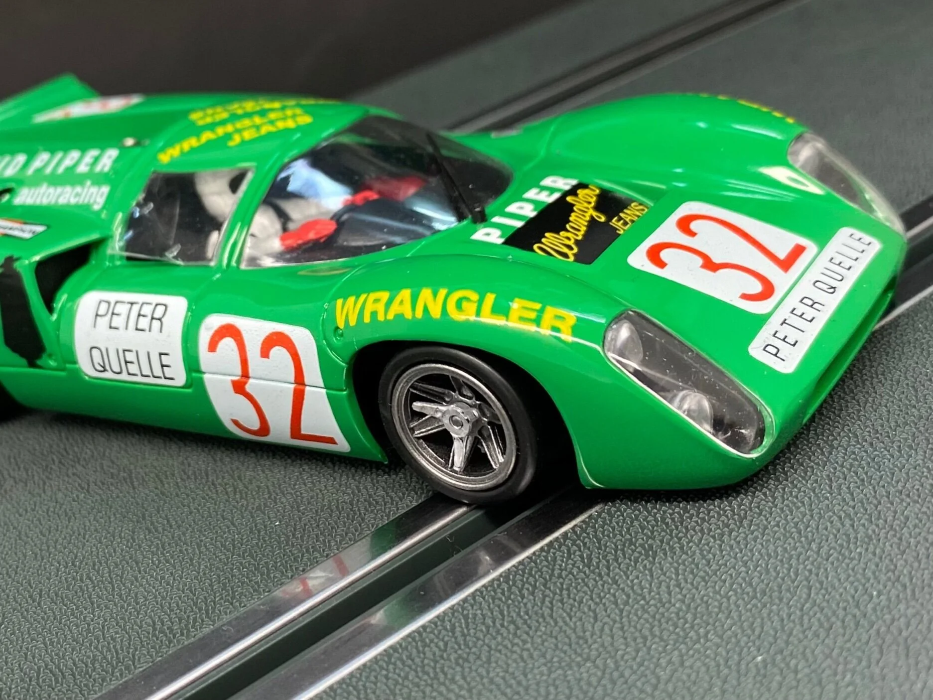 F639FCBA-DF07-4B39-B09B-FAC91CD51D95