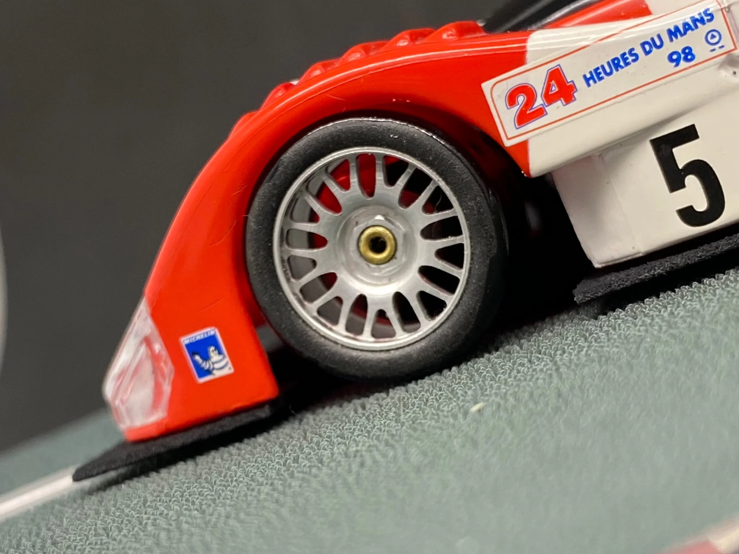 00205634-DCFD-4F1F-950C-530B25FAF5D4