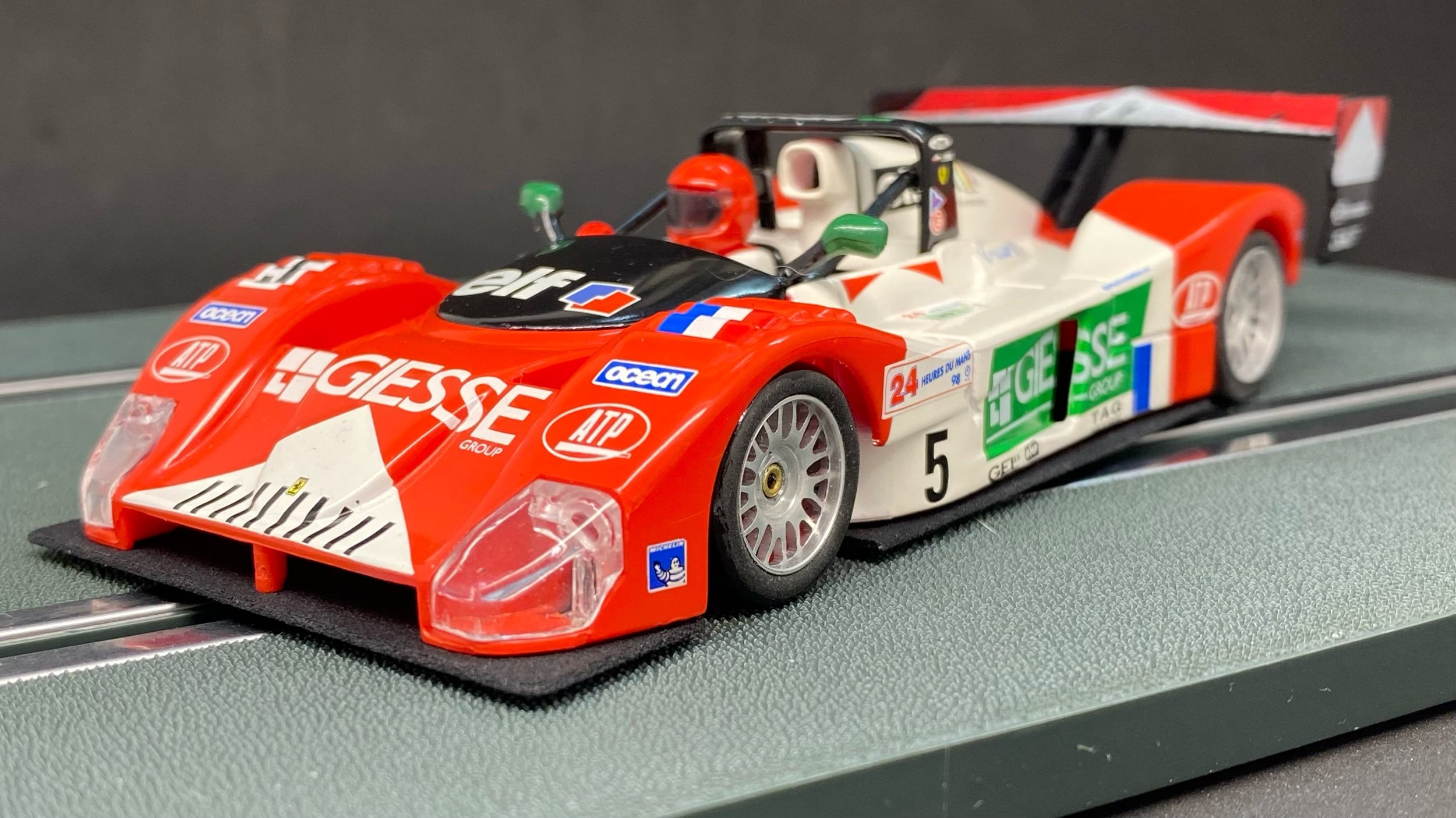 NR3D R2R Ferrari 333 SP