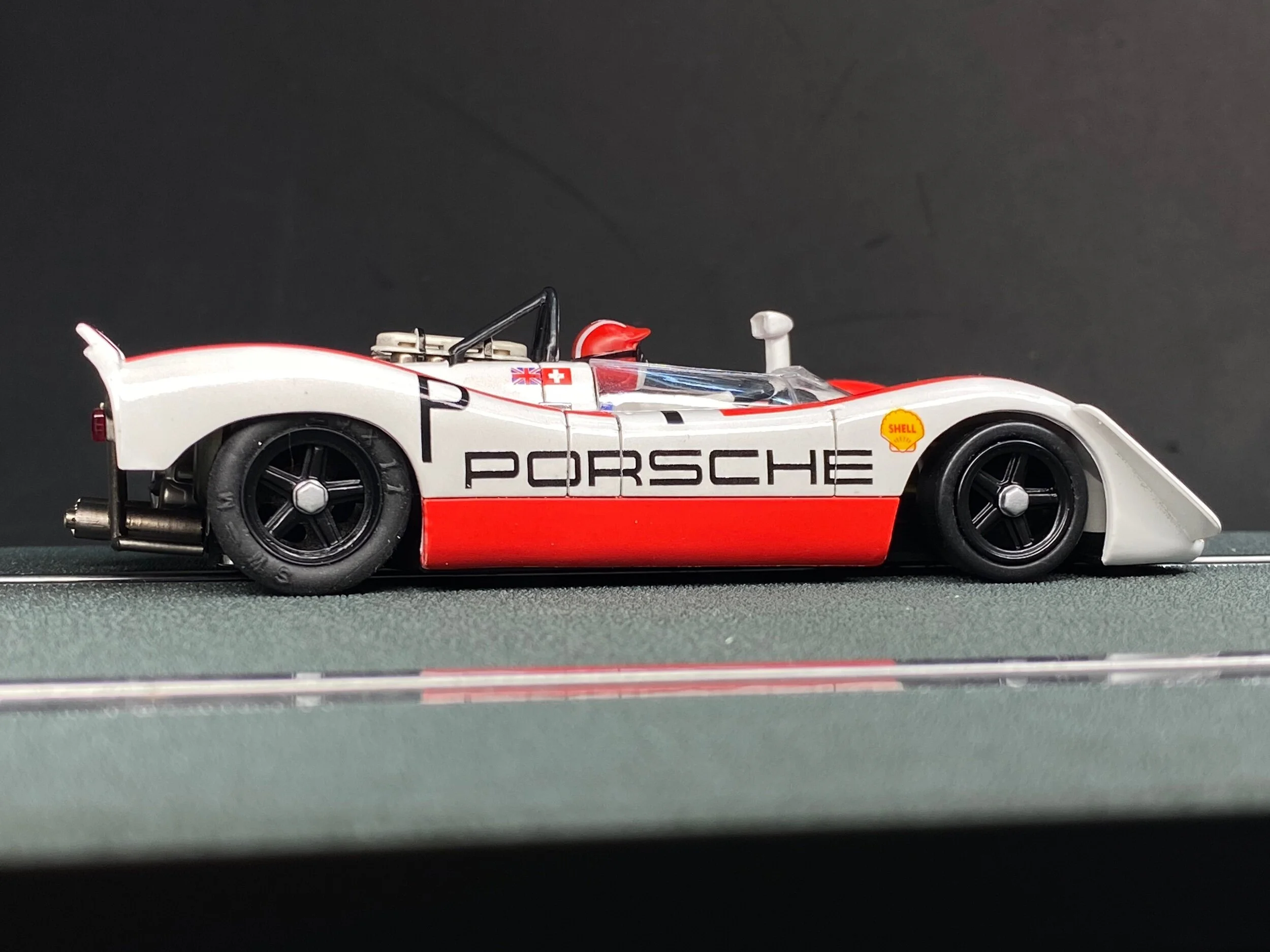 8045ACF6-FEF8-4634-8293-5CF2DF818342