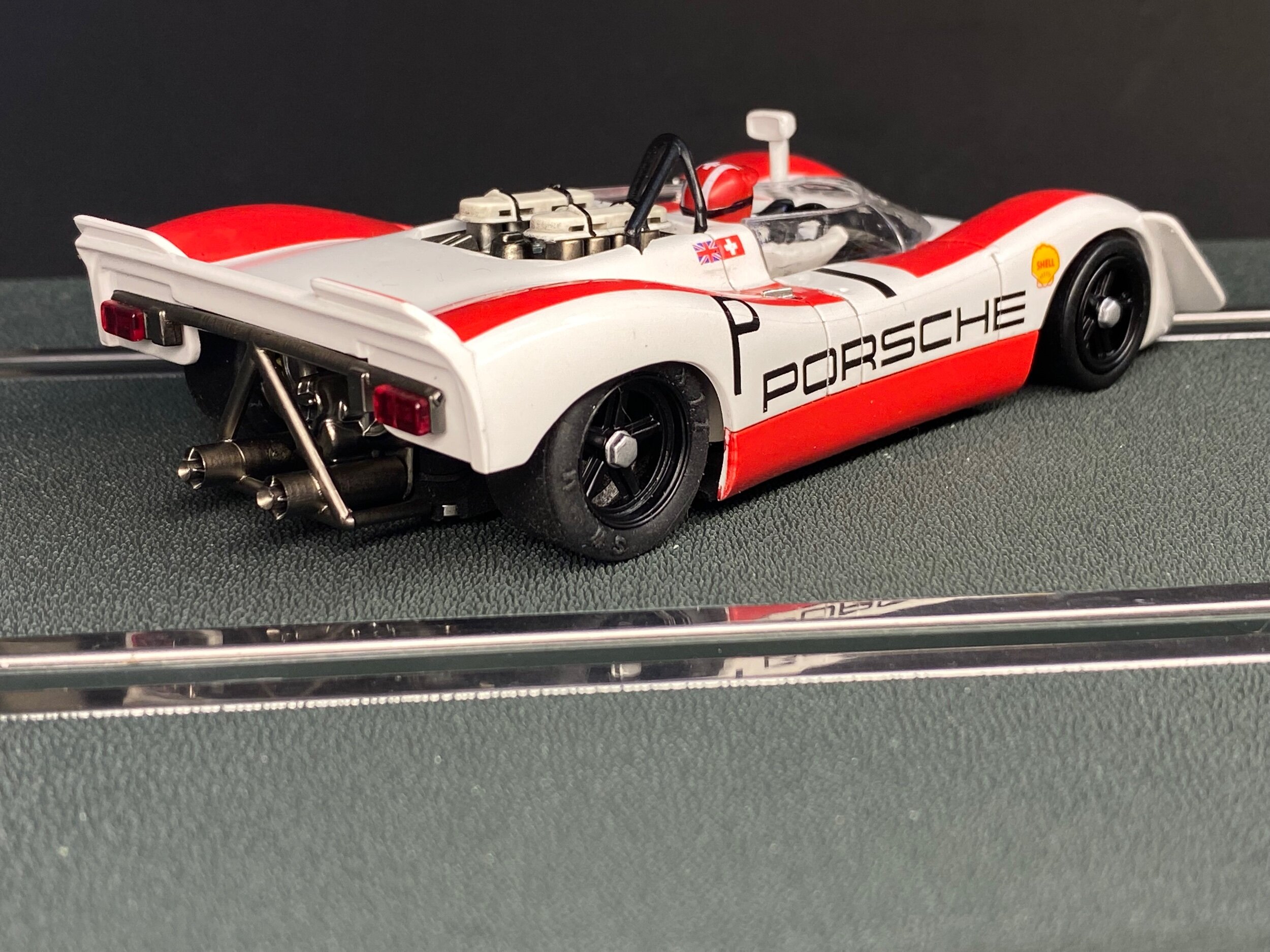 D9FAC6EB-450B-4262-BAAD-4AAF3008D142