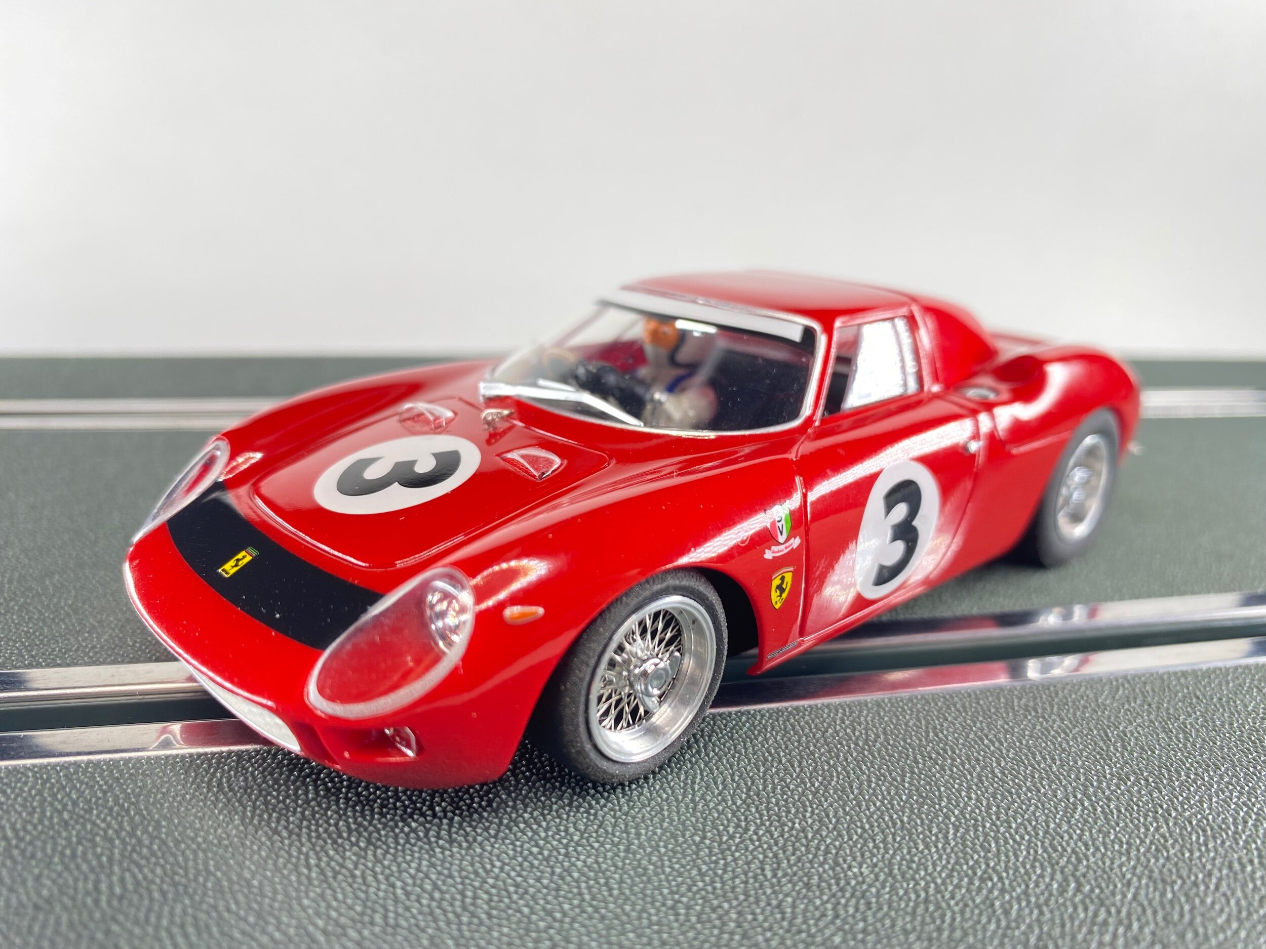 9582E0E7-B7EF-4FB8-B0DA-DA6384F1E6B7