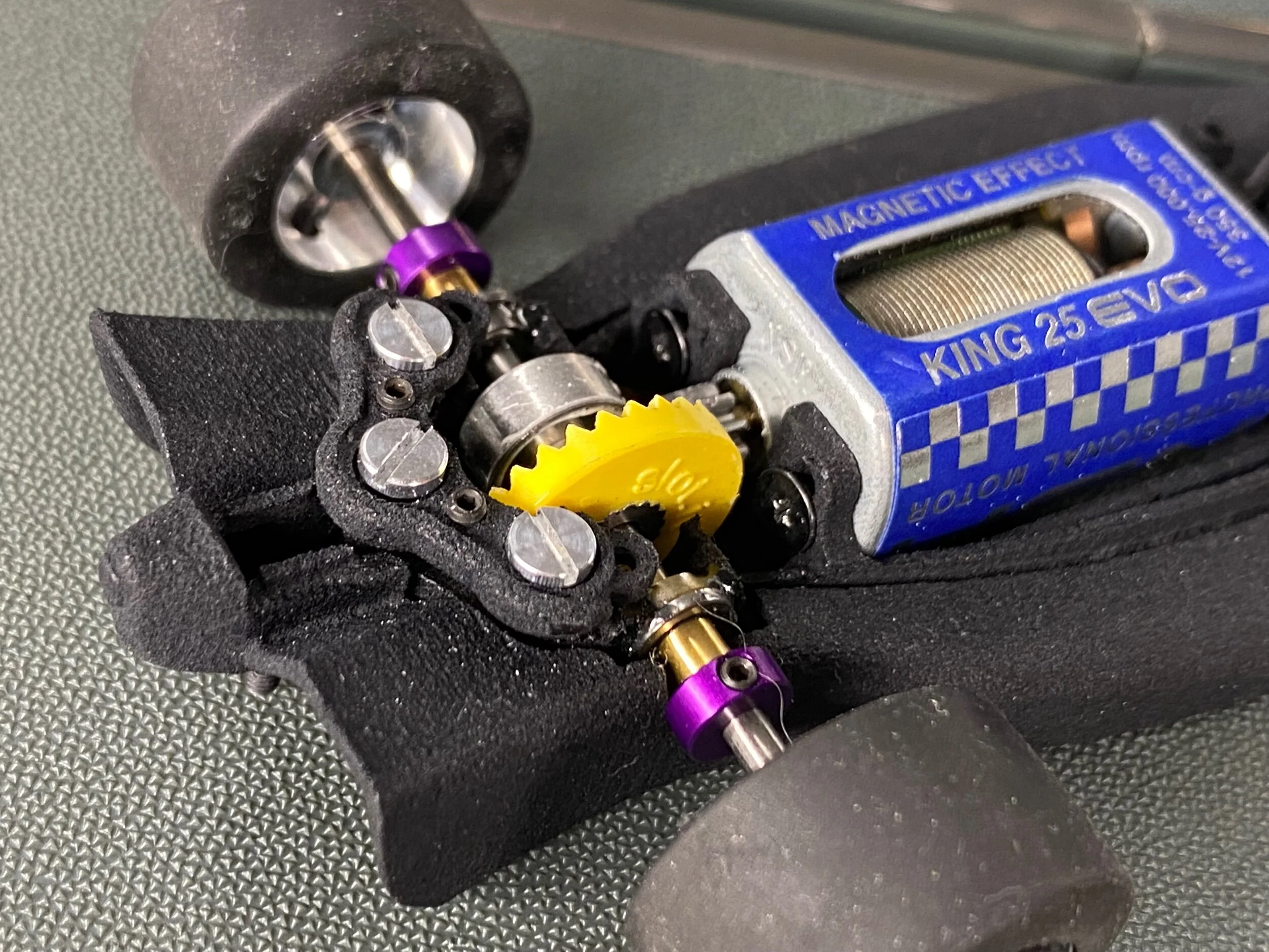 B009D7E3-A227-4546-AFF1-8712A9E97168