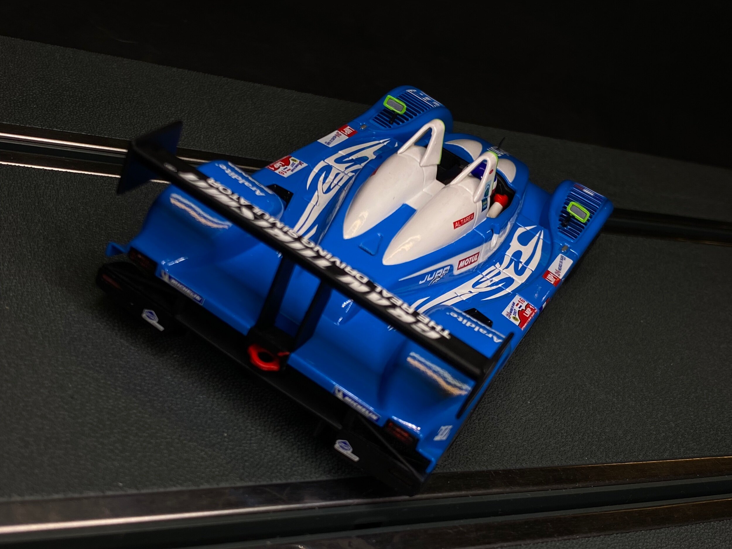 35D37A7F-363E-4B31-A74F-E4635B428394