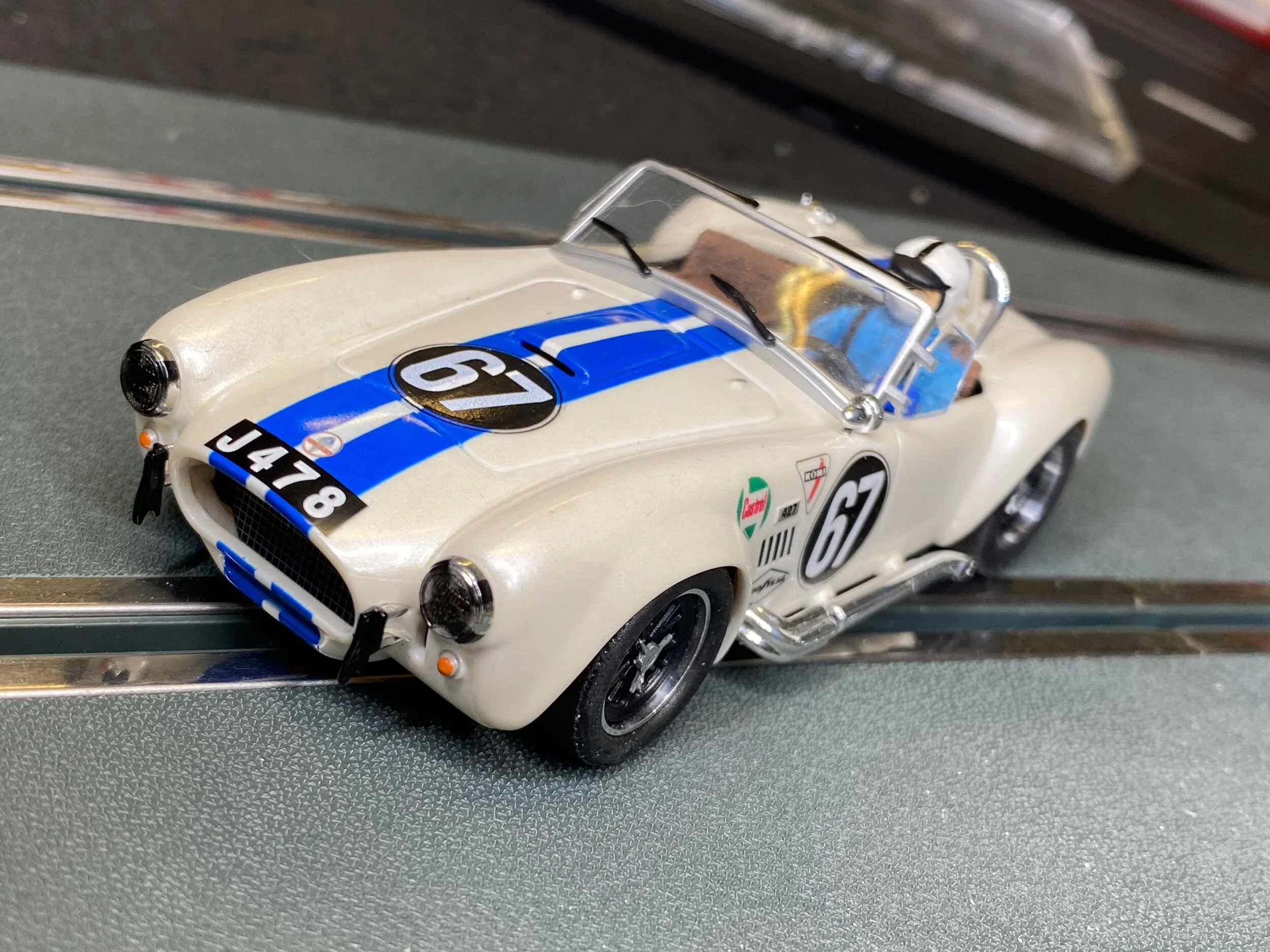 EA2D6A84-BAB4-41F6-B670-B20AC4CB9407