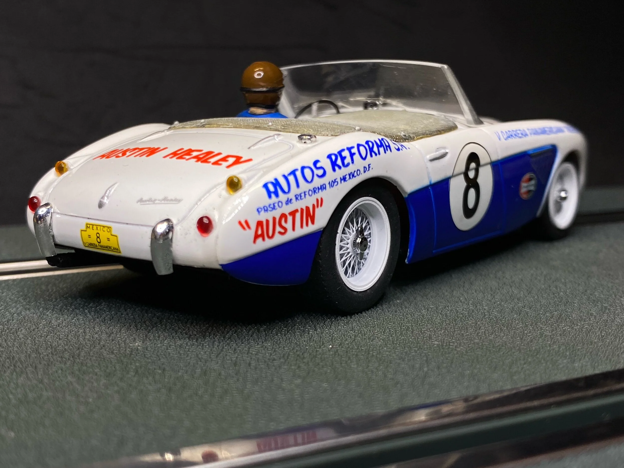 21EF55BA-25F7-43EA-BA1B-5413B05483F8