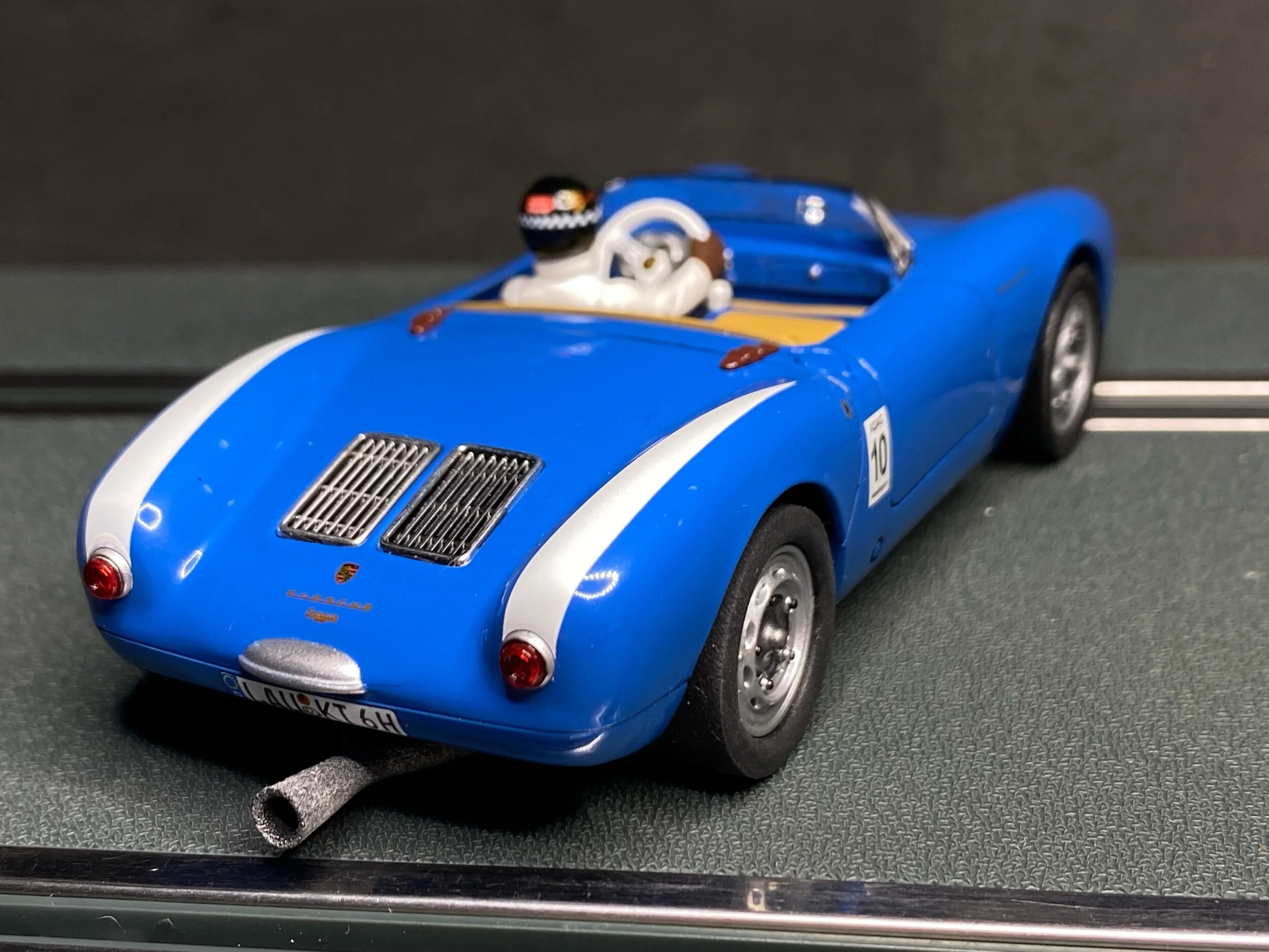 810C6AD4-358F-4970-BD67-90A4D116FA9F