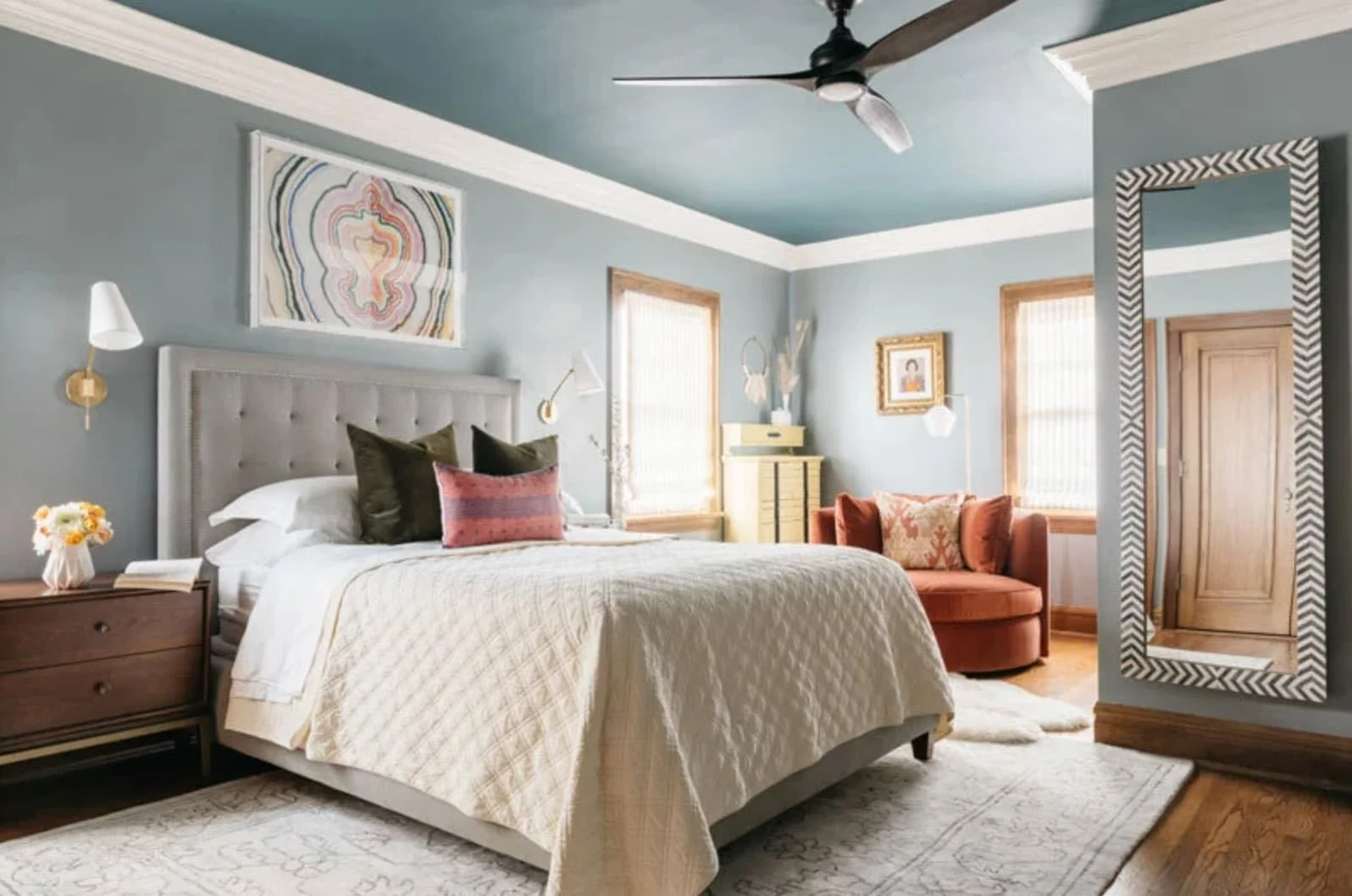 Very clean and aesthetic bedroom