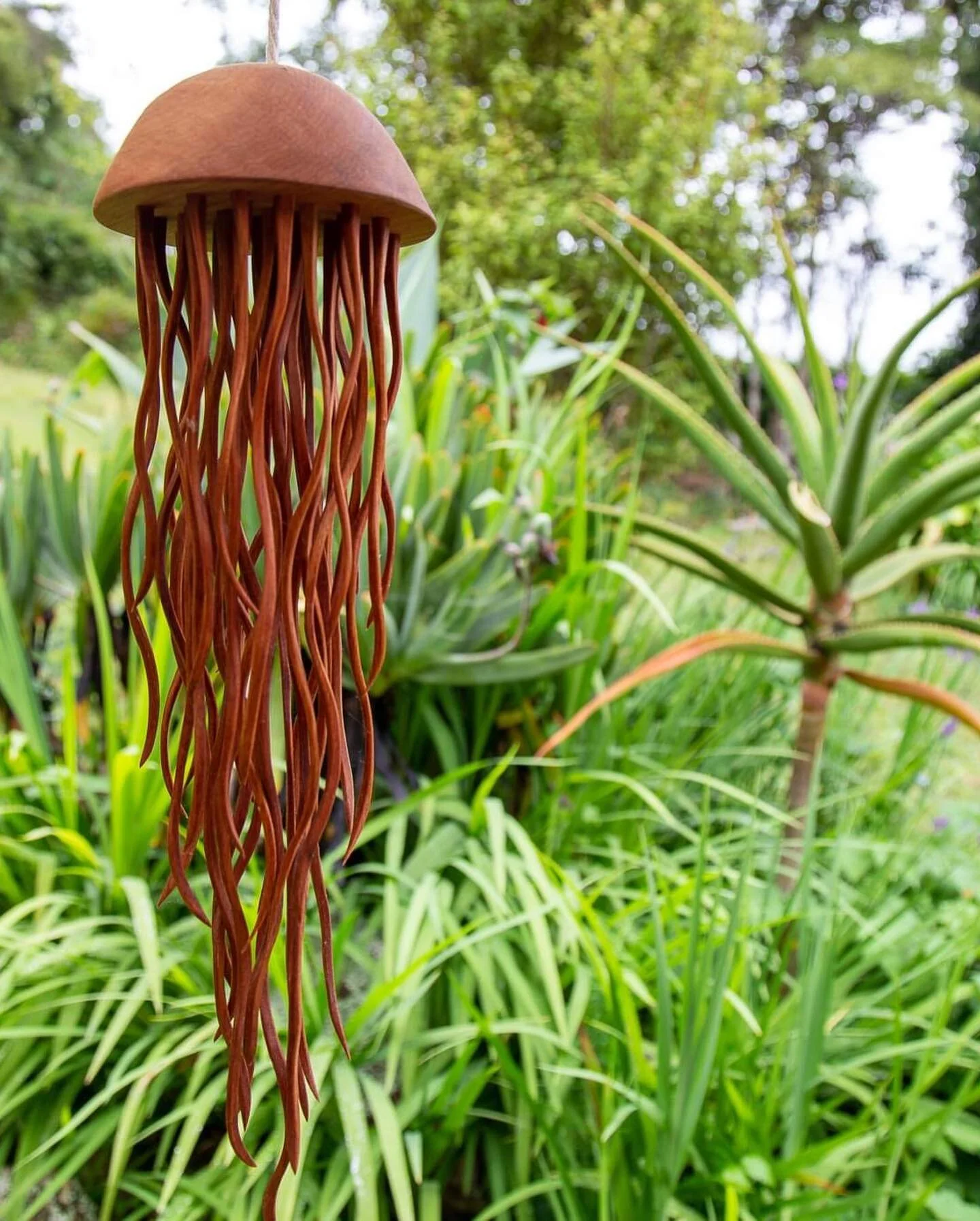 Intricate hanging woodworks by @jazzfitz__ 😍 

Check these out at @eggsentric art exhibition. 

Jazz is a local woodworker from Kuaotunu who&rsquo;s creating outstanding art pieces such as these, from native woods and more x 

#nzartist #nzart #wood