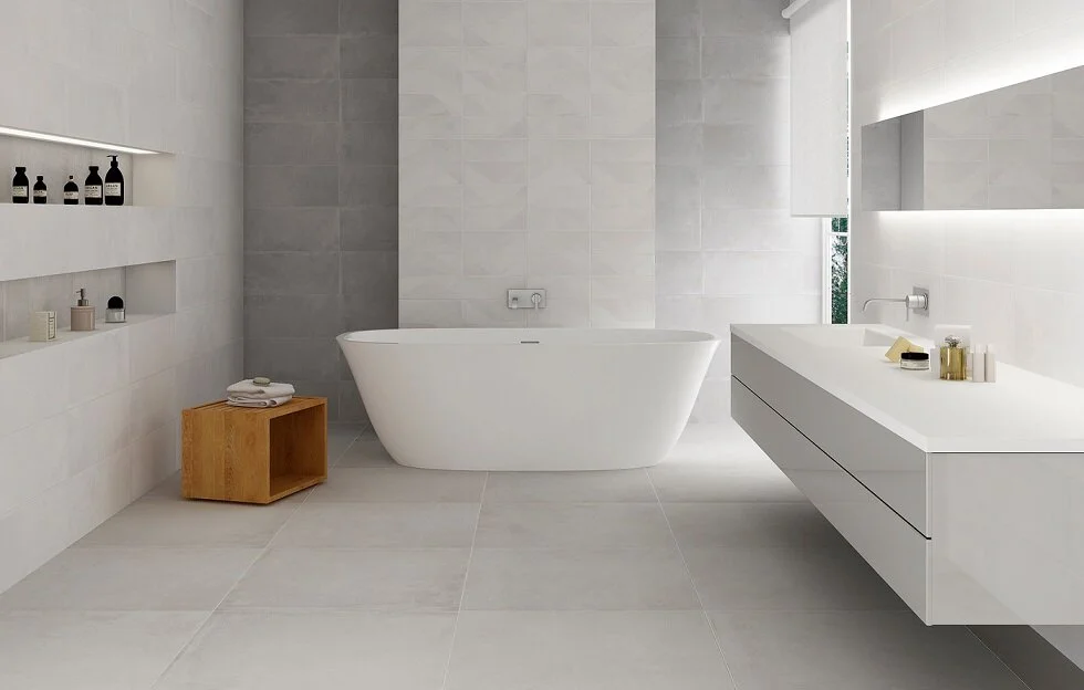 décoration-blanche-salle de bain-baignoire- architecture intérieure-rueil-malmaison-paris-dinard-nice-cannes.jpg