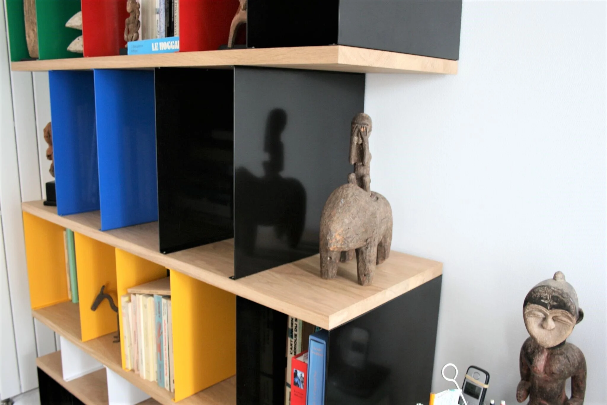 architecte d'intérieur mobilier sur mesure bibliothèque métal.jpeg