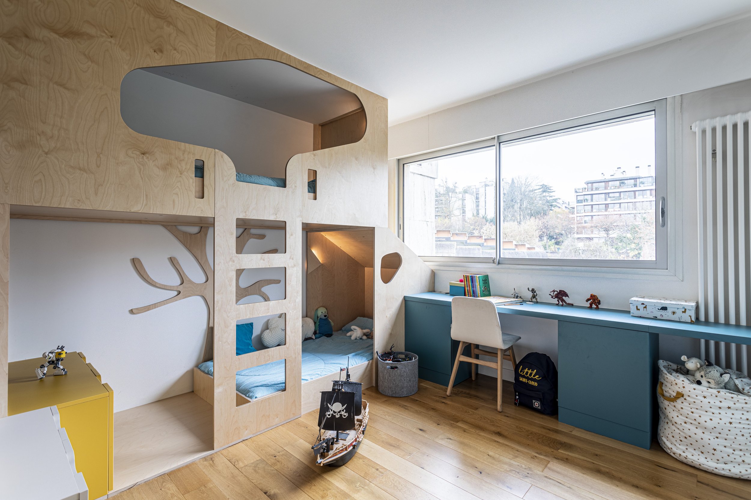 Chambre d'enfants lits cabanes superposés, mobilier sur mesure, architecte  d'intérieur Paris — Bulles & Taille-crayon