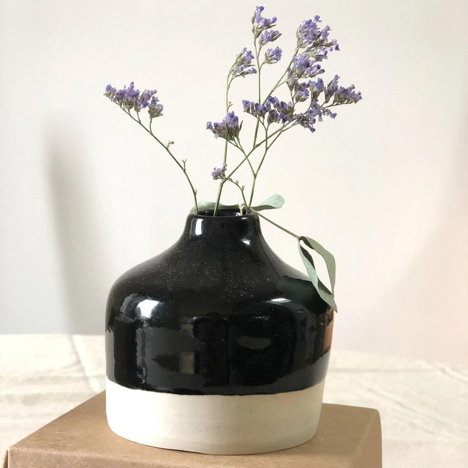 Petit vase céramique noire brillant artisanat katbey .jpg