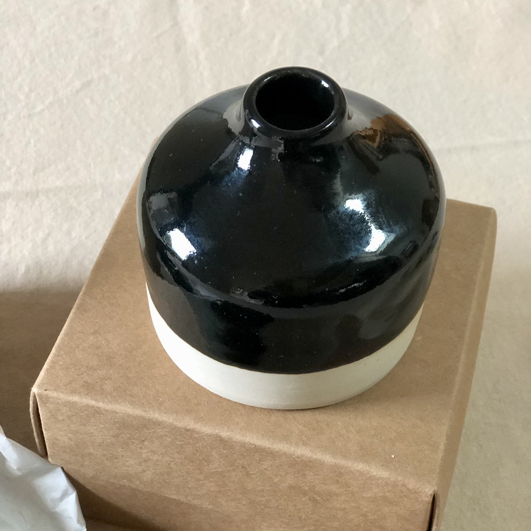 Pot et vase céramique noire brillant artisanat katbey édition limitée.jpg
