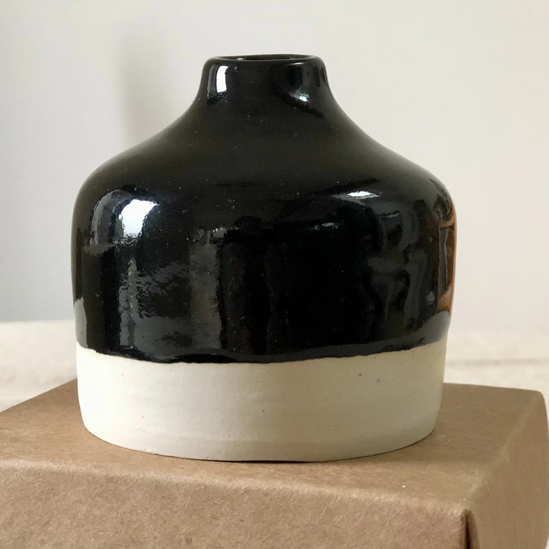 Pot et vase céramique noire brillant artisanat katbey ltd.jpg