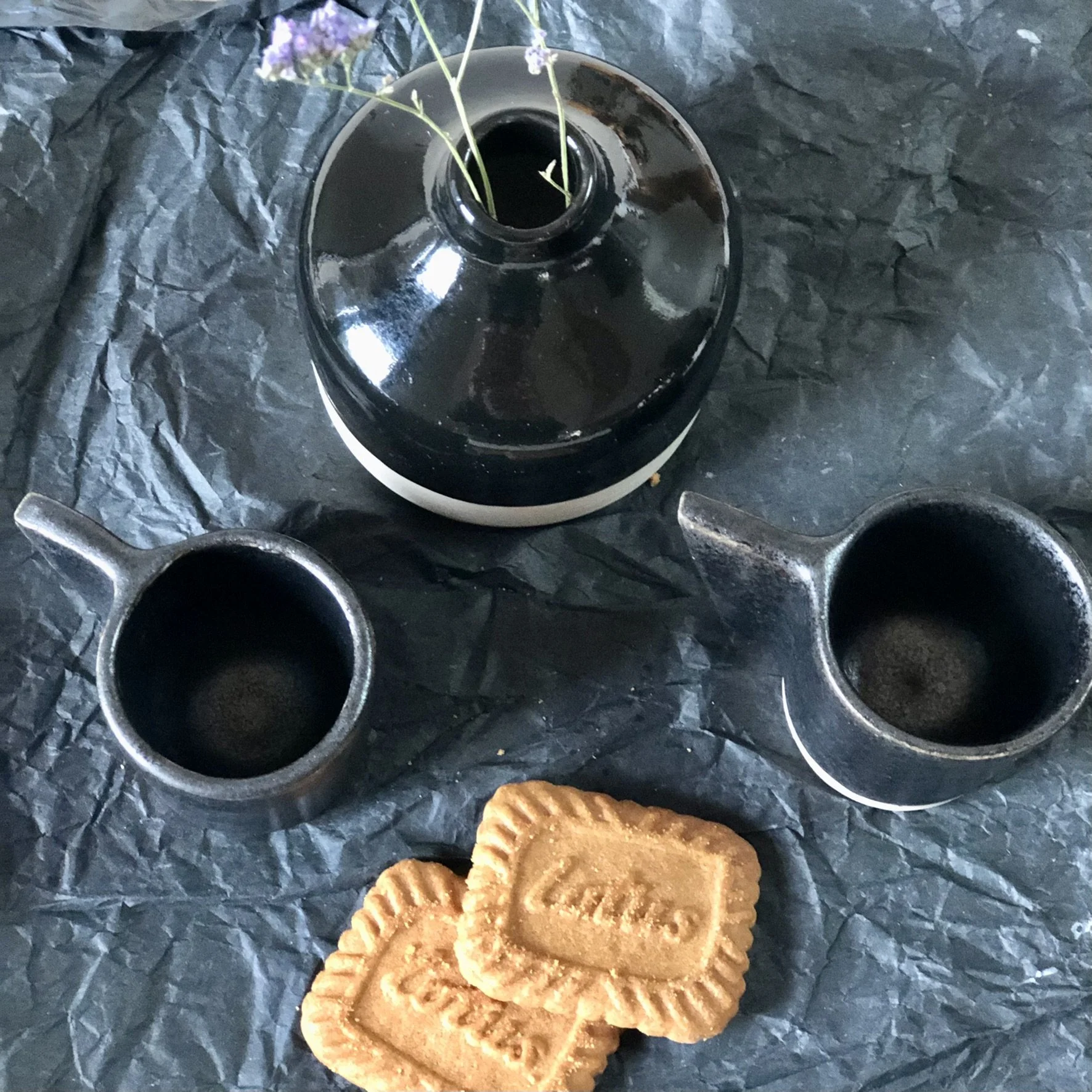 tasse et vase céramique noir mat et brillante artisanat.jpg