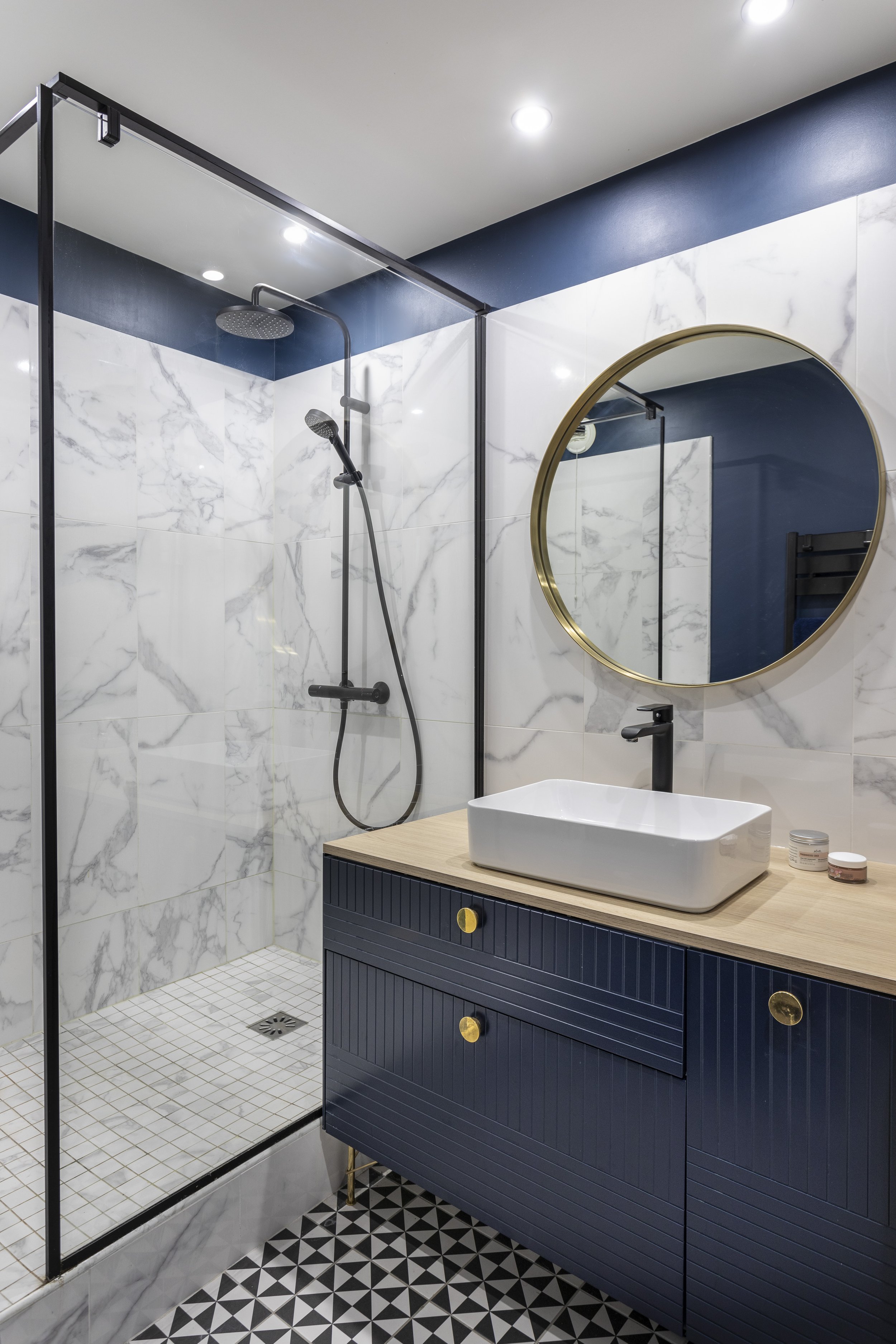 architecte d'intérieur paris salle de bain graphique bleu marine.jpg