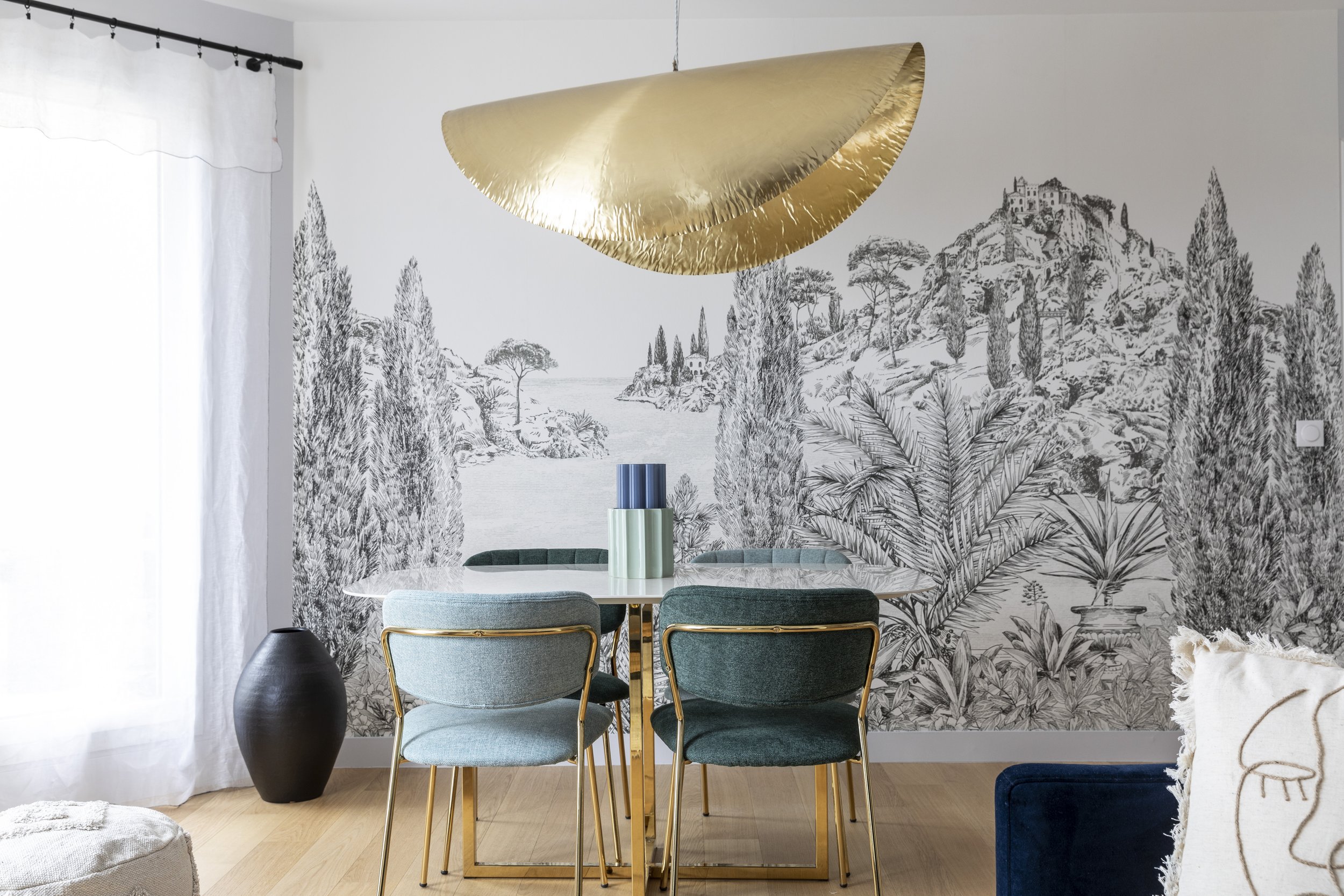 architecte intérieur décoration paris appartement table marbre doré.jpg