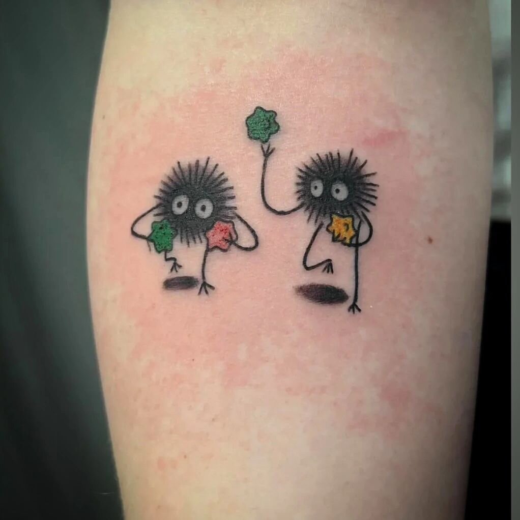 Adorable Susuwatari by Renee.
Check out more of her work and contact directly for booking and pricing.
@mystic_hare_artz 
@mystic_hare_artz 
🌟💗🤖
#robotpiercingtattoo #robotarmy #portlandtattoo #professionaltattoo #tattoo #colortattoo #animetattoo 