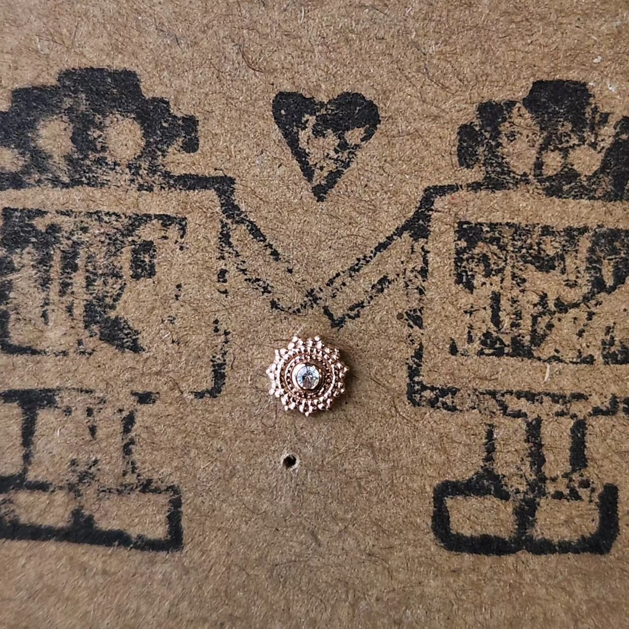 We just got a big Afghan restock from BVLA!
Get em while they're hot!
🌟💗🤖
#robotbabes #robotpiercingtattoo #robotarmy #bvla #portlandpiercing #professionalpiercing #gold #goldends #qualitybodyjewelry #legitbodyjewelry #Afghan #Portland #nwportland