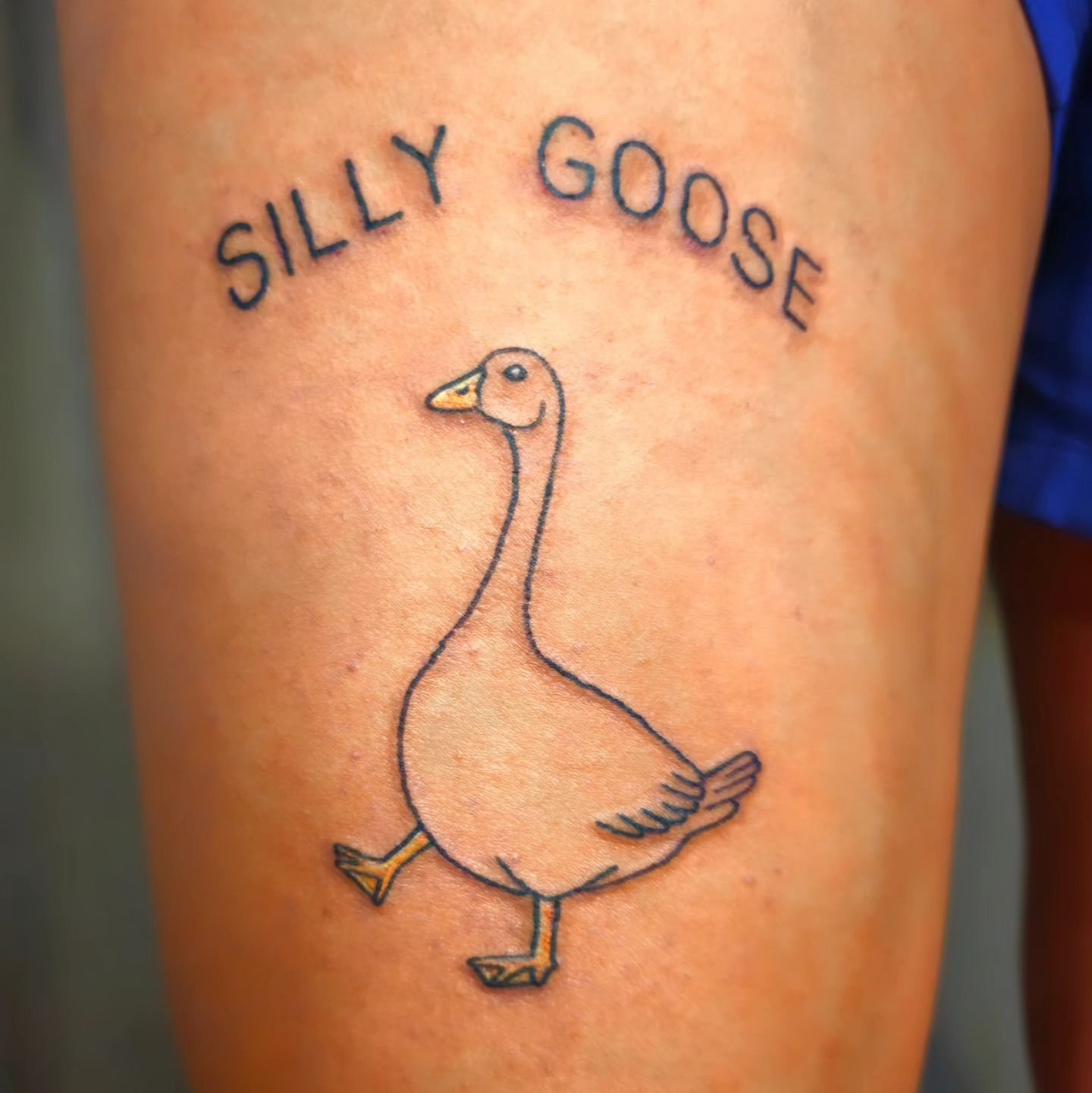 Silly goose for a silly goose!
This was a quick and fun piece. Thanks so much for coming in!

Find me at @robotpiercingtattoo