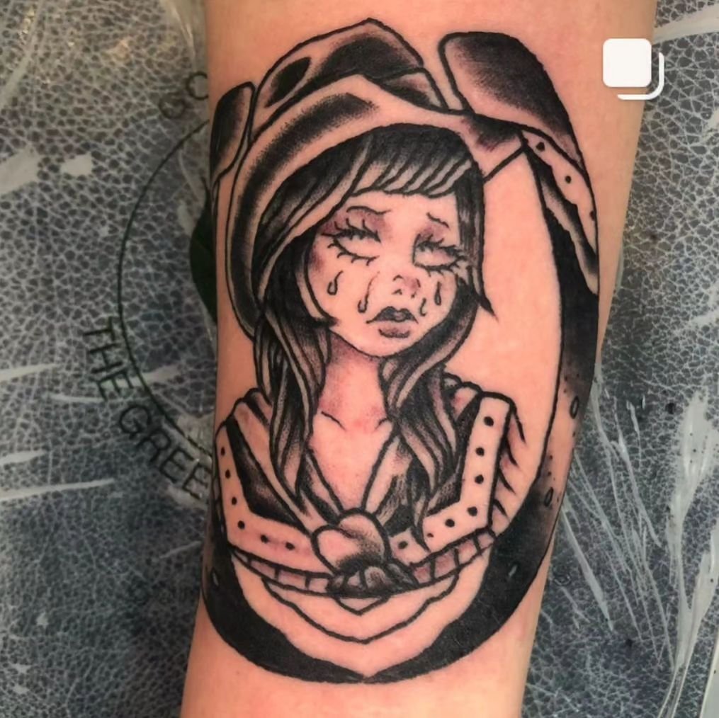 Sad cowgirl by Gene.
Check out more of Gene's original designs and reach out directly for booking. 
@tattoosbygenehannan 
@tattoosbygenehannan 
🌟💗🤖
#robotpiercingtattoo #robotbabes #robotarmy #portlandtattoo #professionaltattoo #traditionaltattoo 