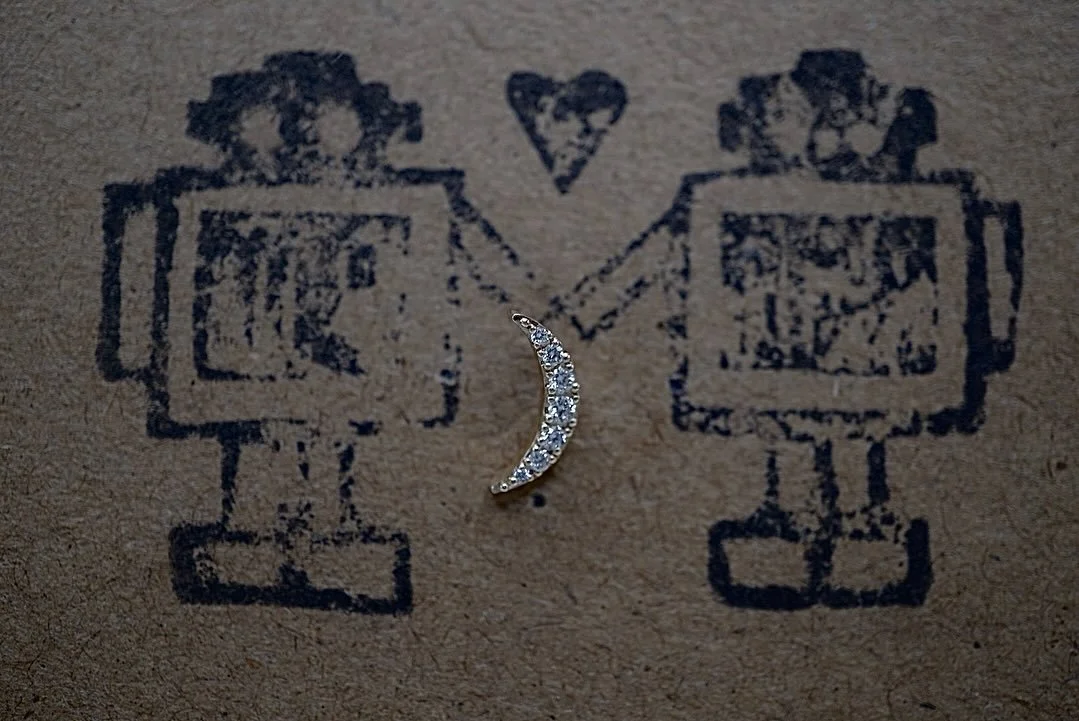 Solid Yellow Gold threadless top &lsquo;Obscura&rsquo; from Tether with genuine Diamonds 
I really tried to do this one justice on camera, but omg it&rsquo;s so gorgeous! You might just have to stop by sometime and take a look for yourself in person 