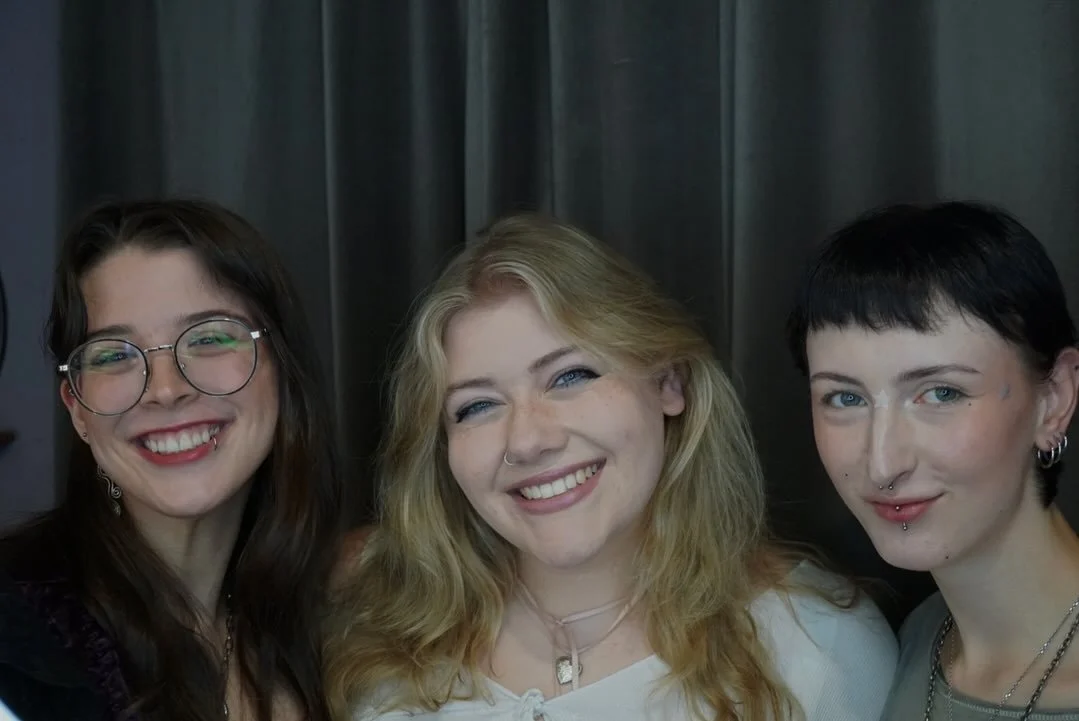 Piercing parties are so much fun! This was one for the books for sure 
＼(▽￣ \ (￣▽￣) / ￣▽)／
Fresh Helix with Titanium moon for Ella, Bri got a pair of Helix piercings with classic Titanium balls, and Zayden went with a Moonstone Cabochon cluster set i