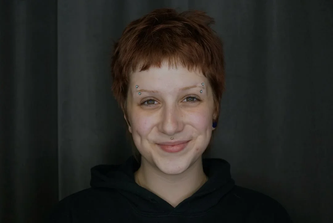 Was able to get some updated photos on a pair of eyebrow piercings Tracy did awhile back!! They look so sick with the Turquoise cabochons set in implant grade Titanium! (&cap;˃o˂&cap;)♡