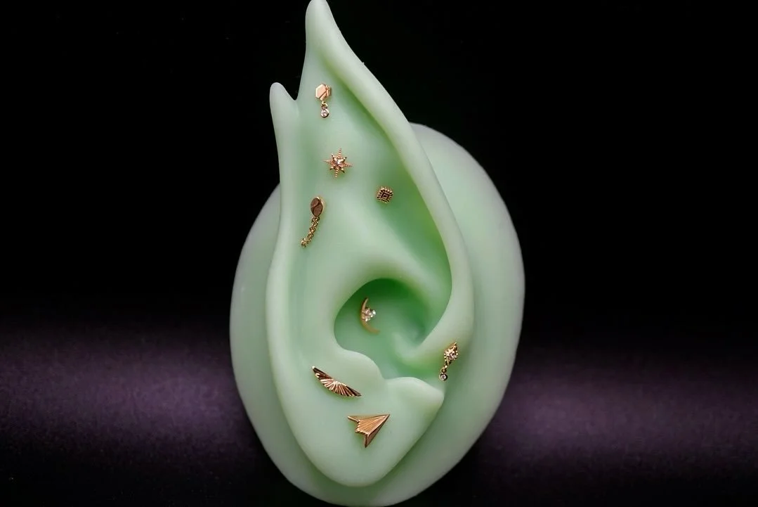 We got some exciting designs in from Tether! Elendres with Diamond, Horizon featuring Vector, Chained Beta 02, Zeta 04, Apollo and Dyna drop both with genuine Diamonds ✨ 
All solid Gold and threadless available for fresh piercings or jewelry changes/