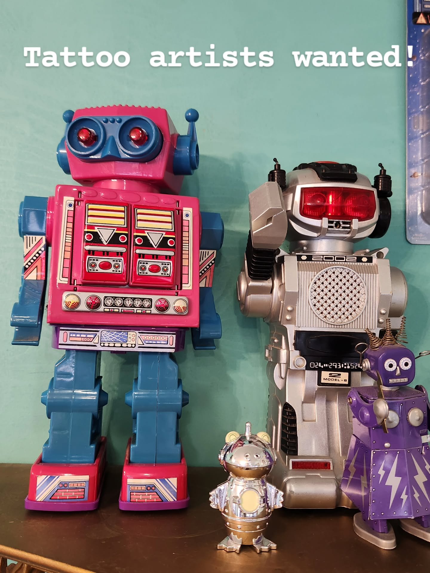 We have a station coming available soon, and we are looking for an artist or 2 to fill it.
Our requirements are minimum 2 years shop experience, current Oregon license, strong portfolio and social media presence. 
No drugs, drama or bummers, good att