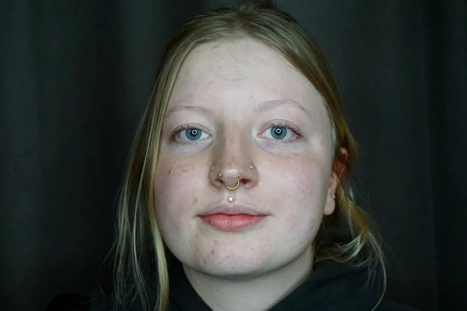 Thank you Ella for giving us a fun project! Pair of Forward Facing Nostril piercings with solid Yellow Gold four bead clusters from yesterday 
(｡&bull;̀ᴗ-)✧
Performed by Tracy w/💕