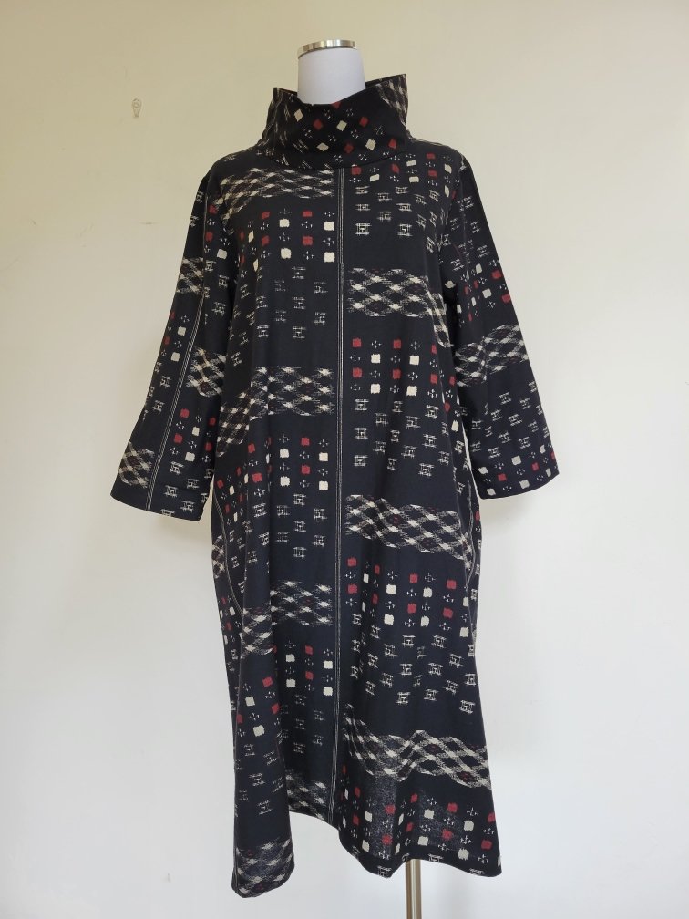 SV-004-TARA HI COLLAR DRESS 3.jpeg