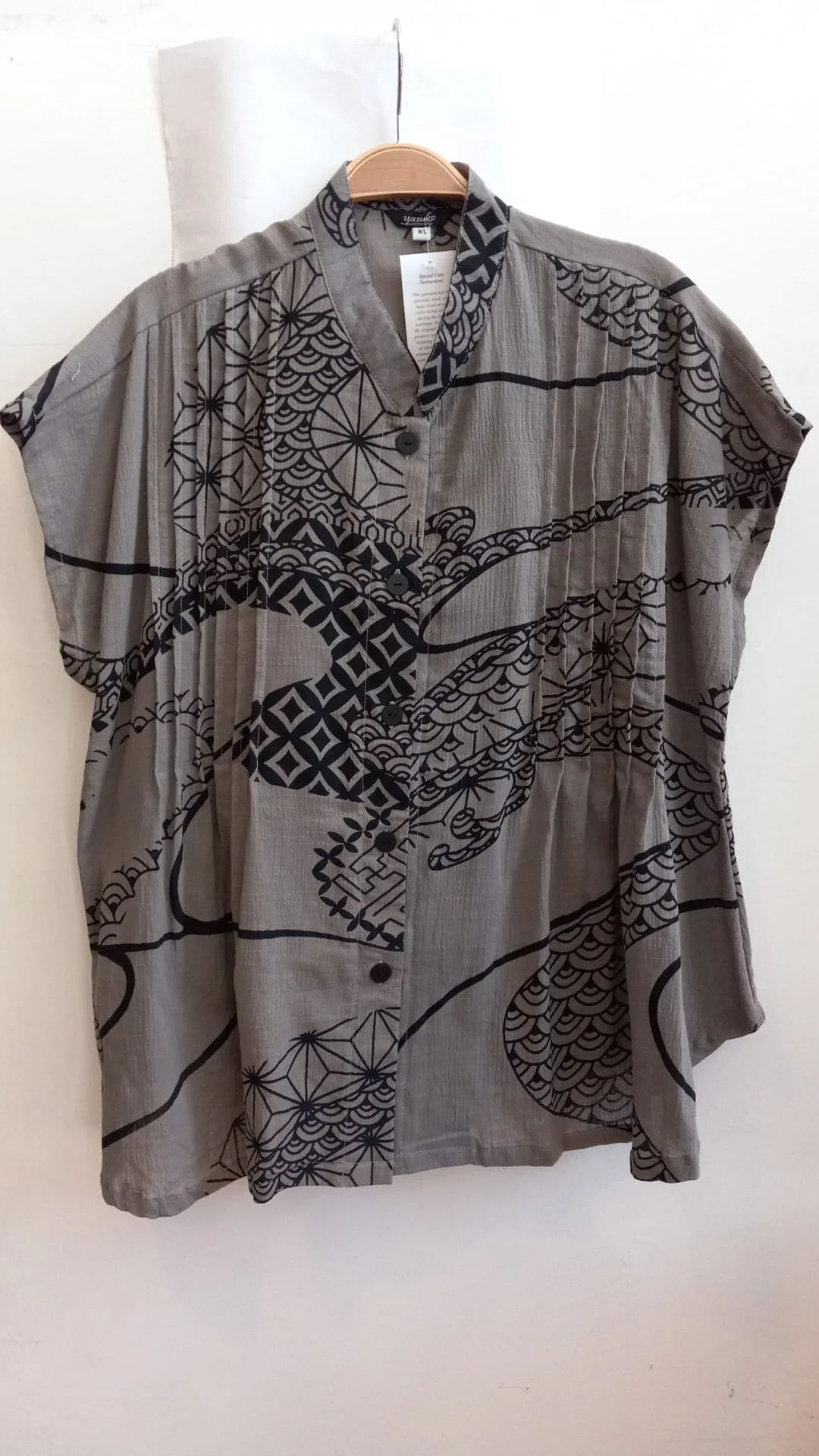 Pintuck Blouse - Kimono Wave print - Grey