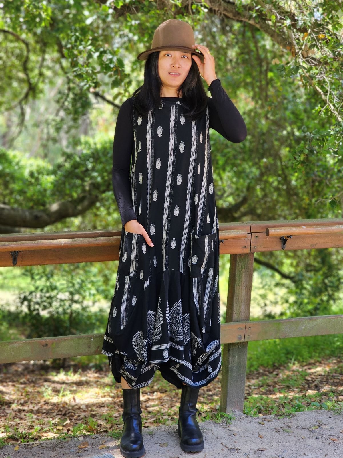NOV-010D - TARA SLVLESS PAISLEY 2.jpg