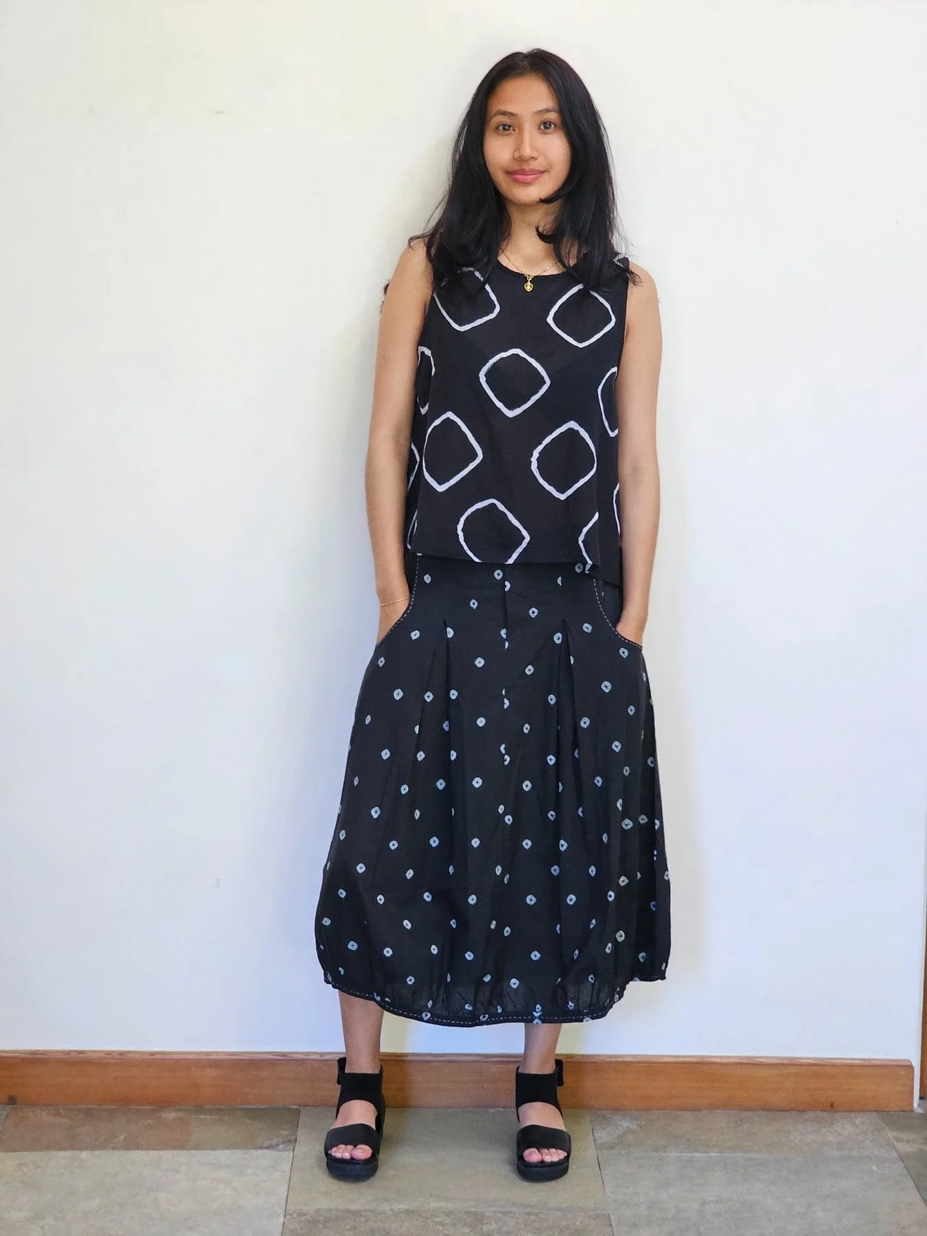AR26-01%20HIROKO%20SHIBORI%20B_W%204_web.jpg