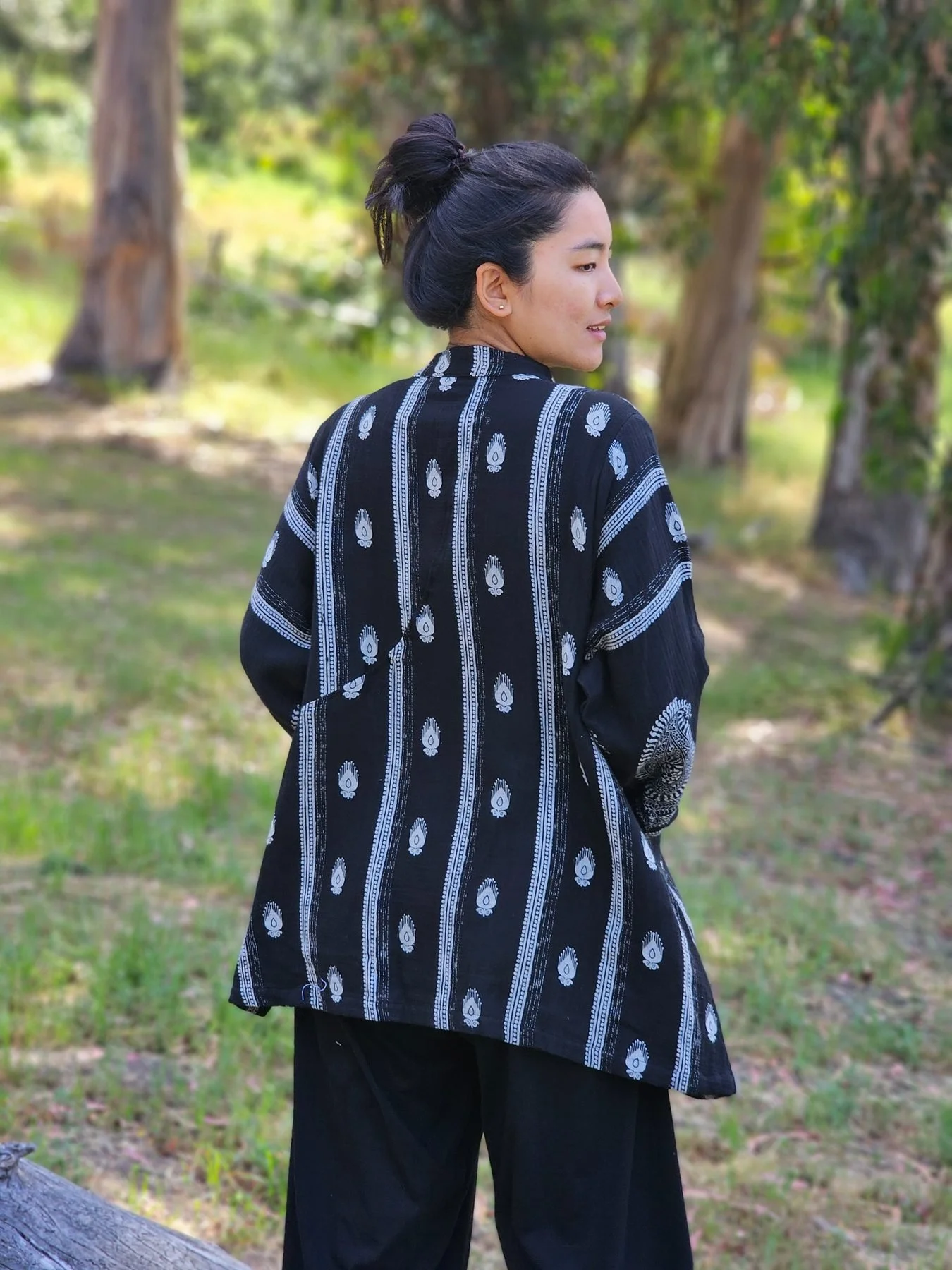 NOV-009 3 GAUZE JACKET PAISLEY 3.jpg