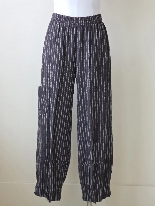 Moonlight Hem Gather Ikat Pant - Black