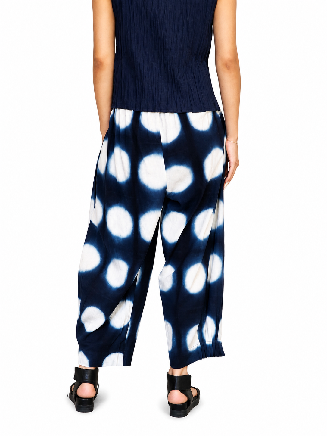 AR26-11 BOTTOM GATHER PANTS SHIBORI BIG DOTS 5.png