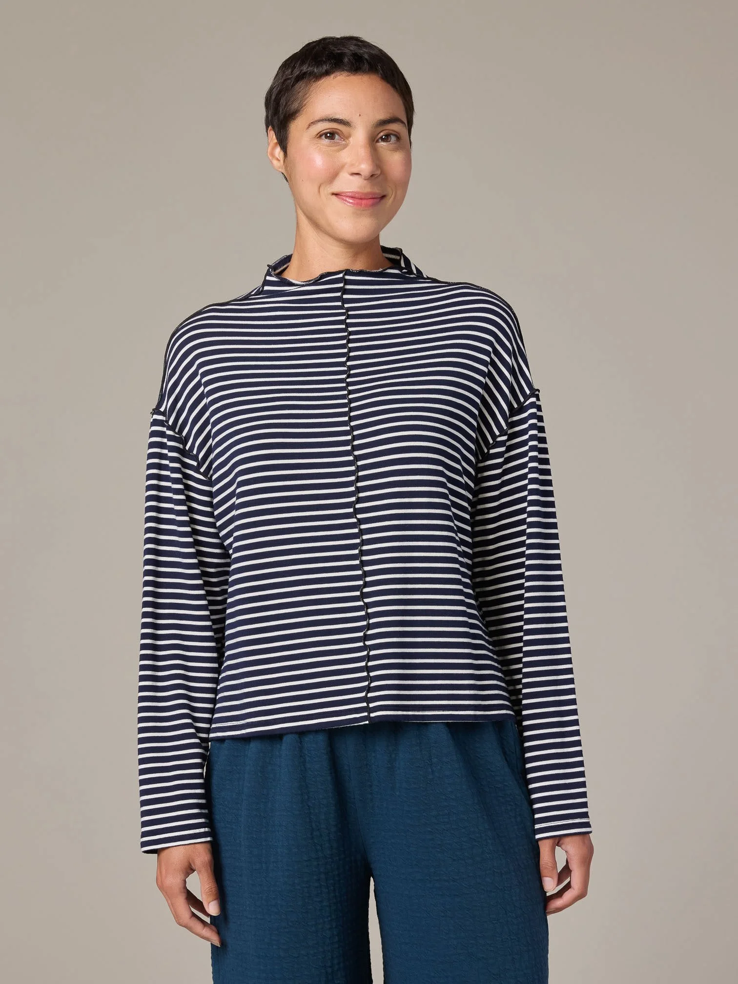 7046517_f25- funnel pullover.jpg